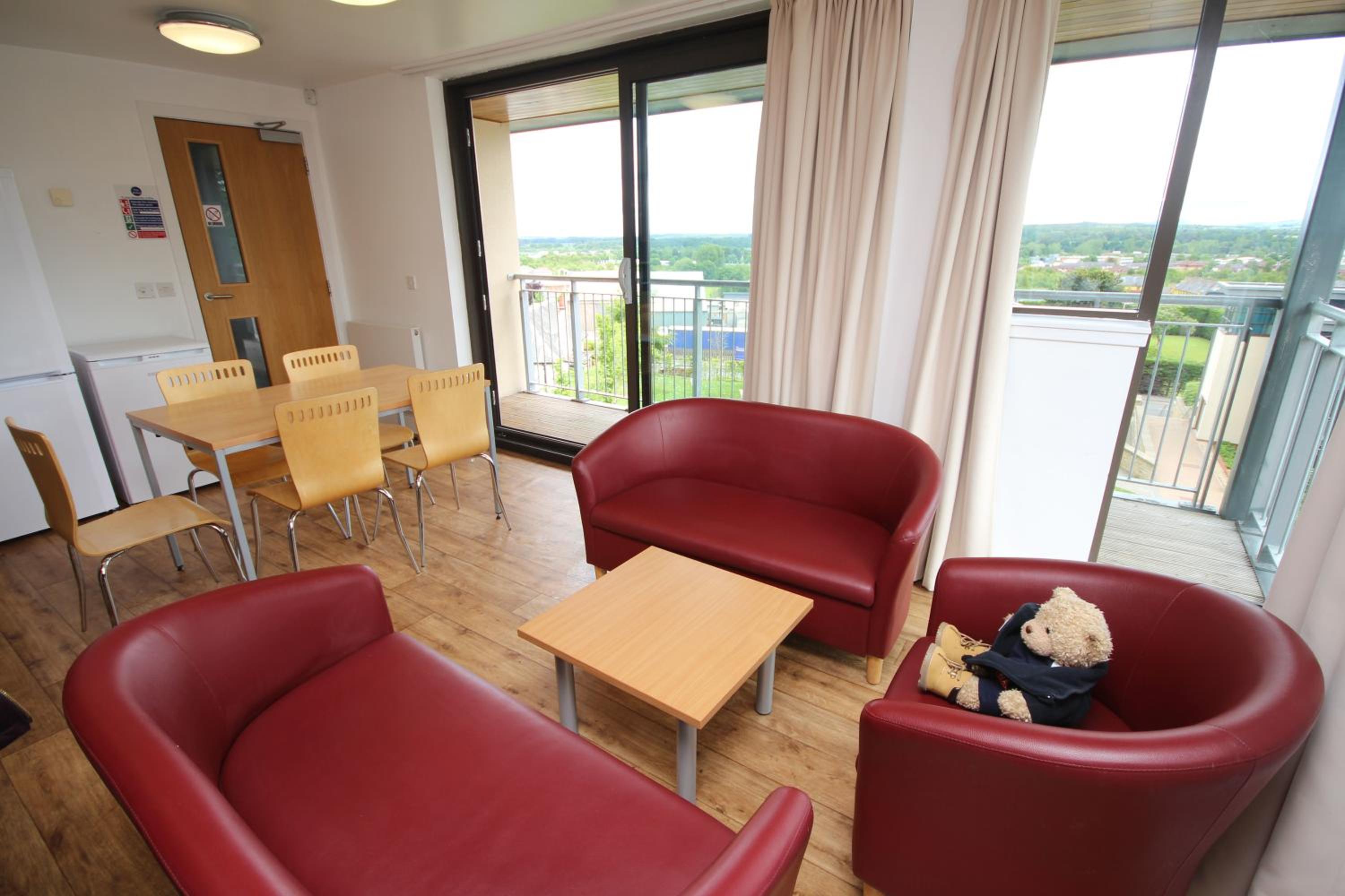 Perth Youth Hostel and Apartments