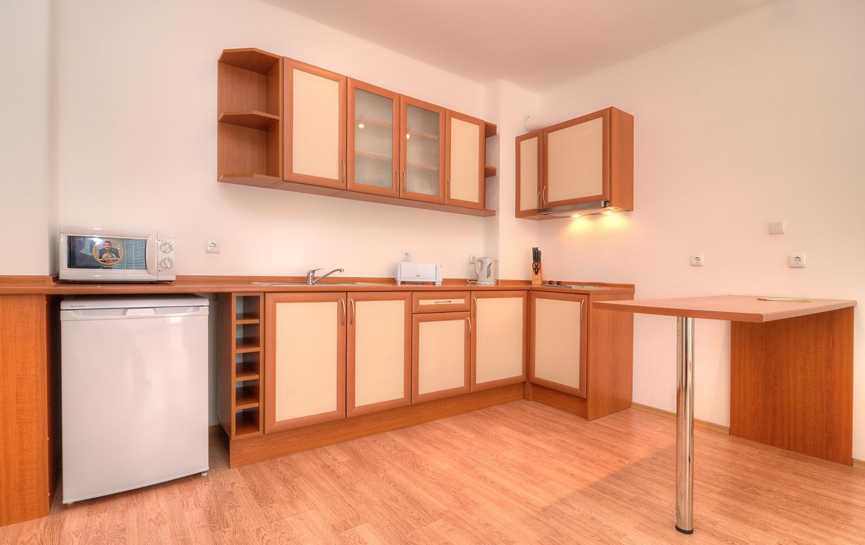 Oasis Ravda PMG Apartments view 5