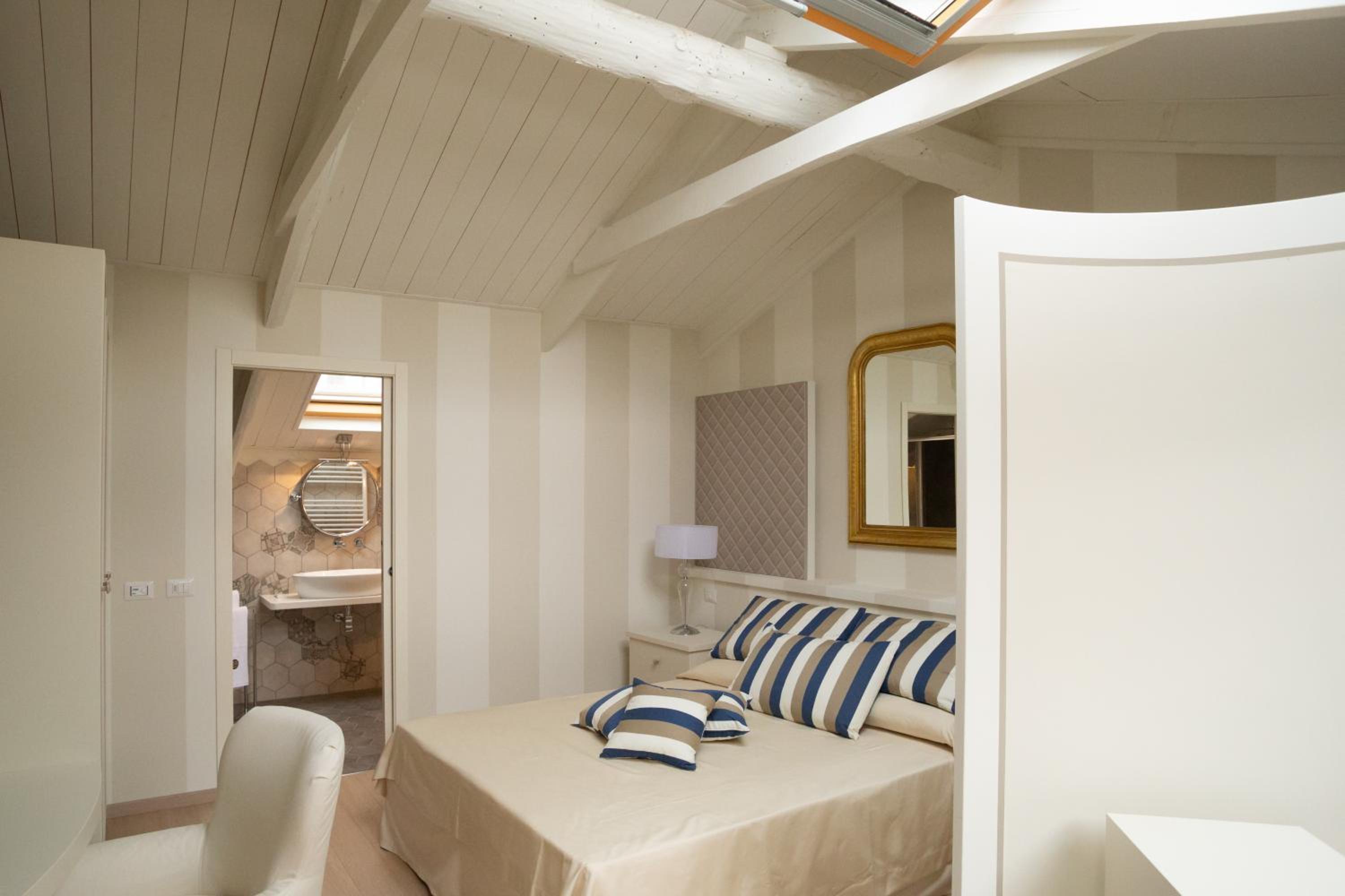 Photo 34