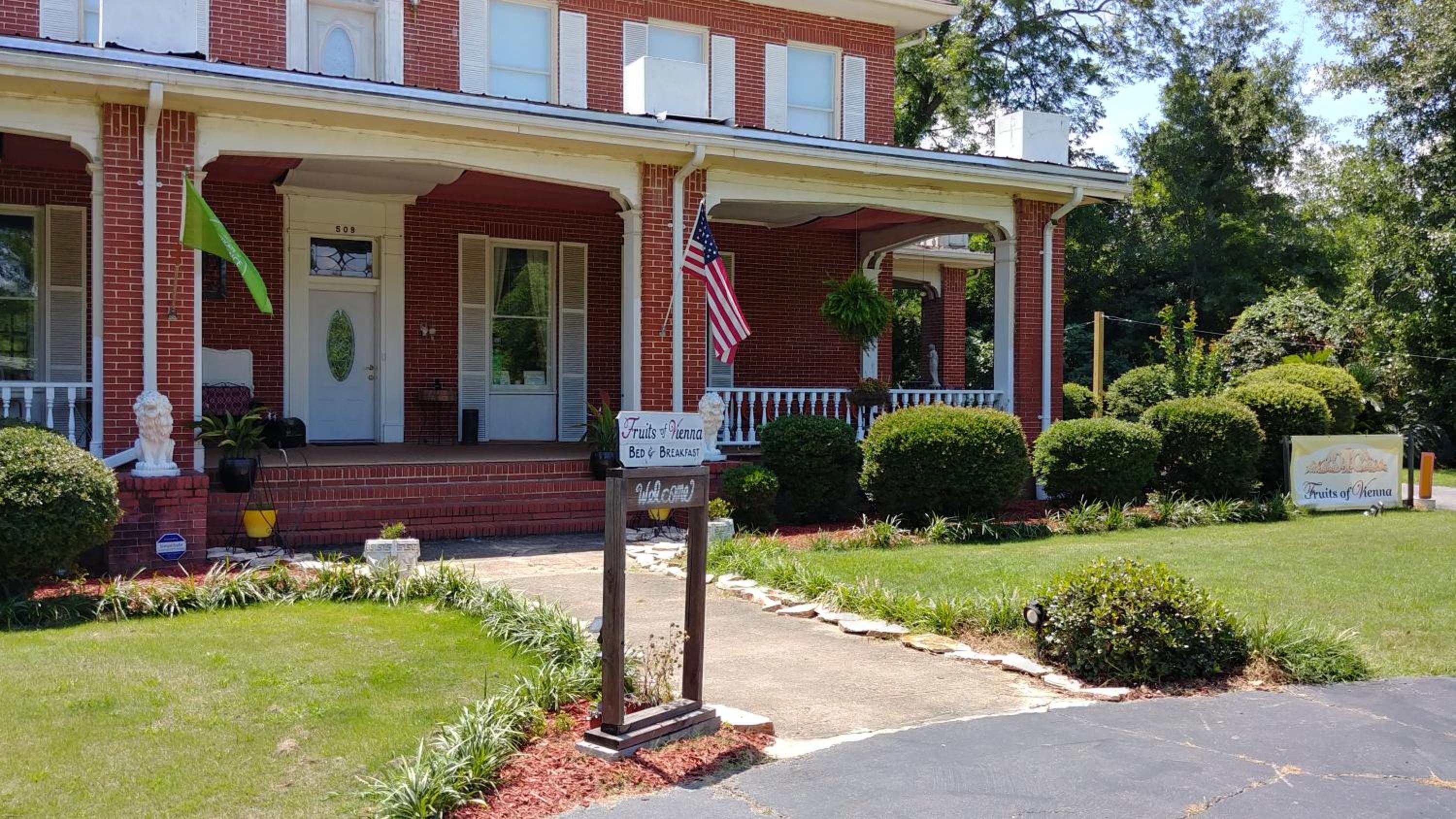 Cordele Vacations - Fruits of Vienna BB - Property Image 3