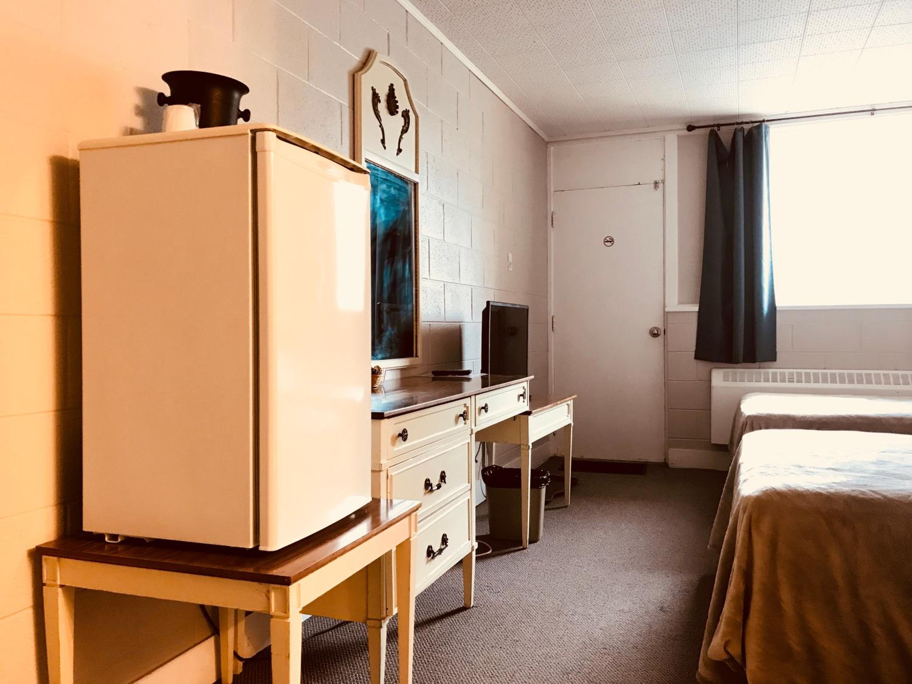 Manitou Motor Inn