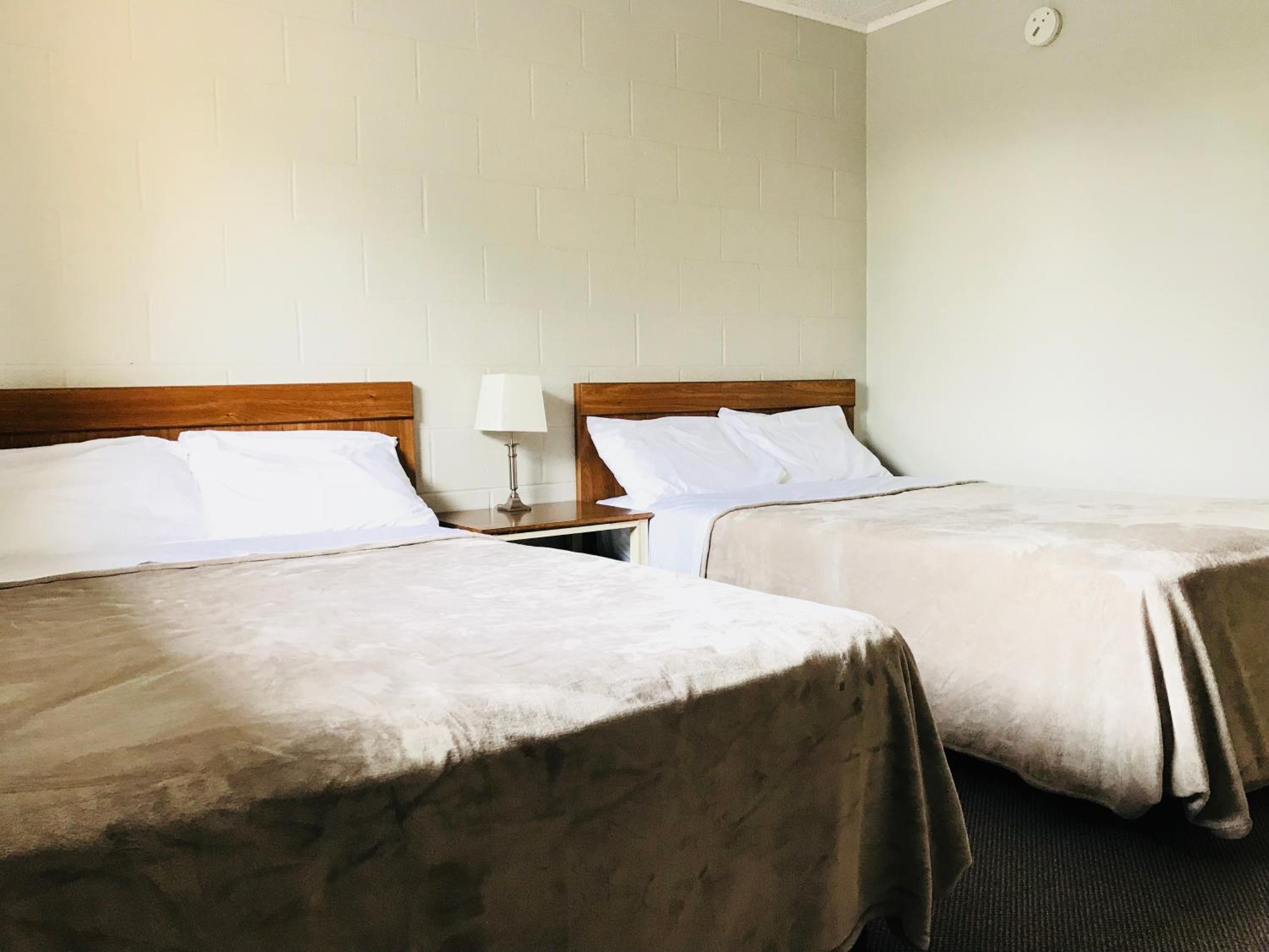 Manitou Motor Inn