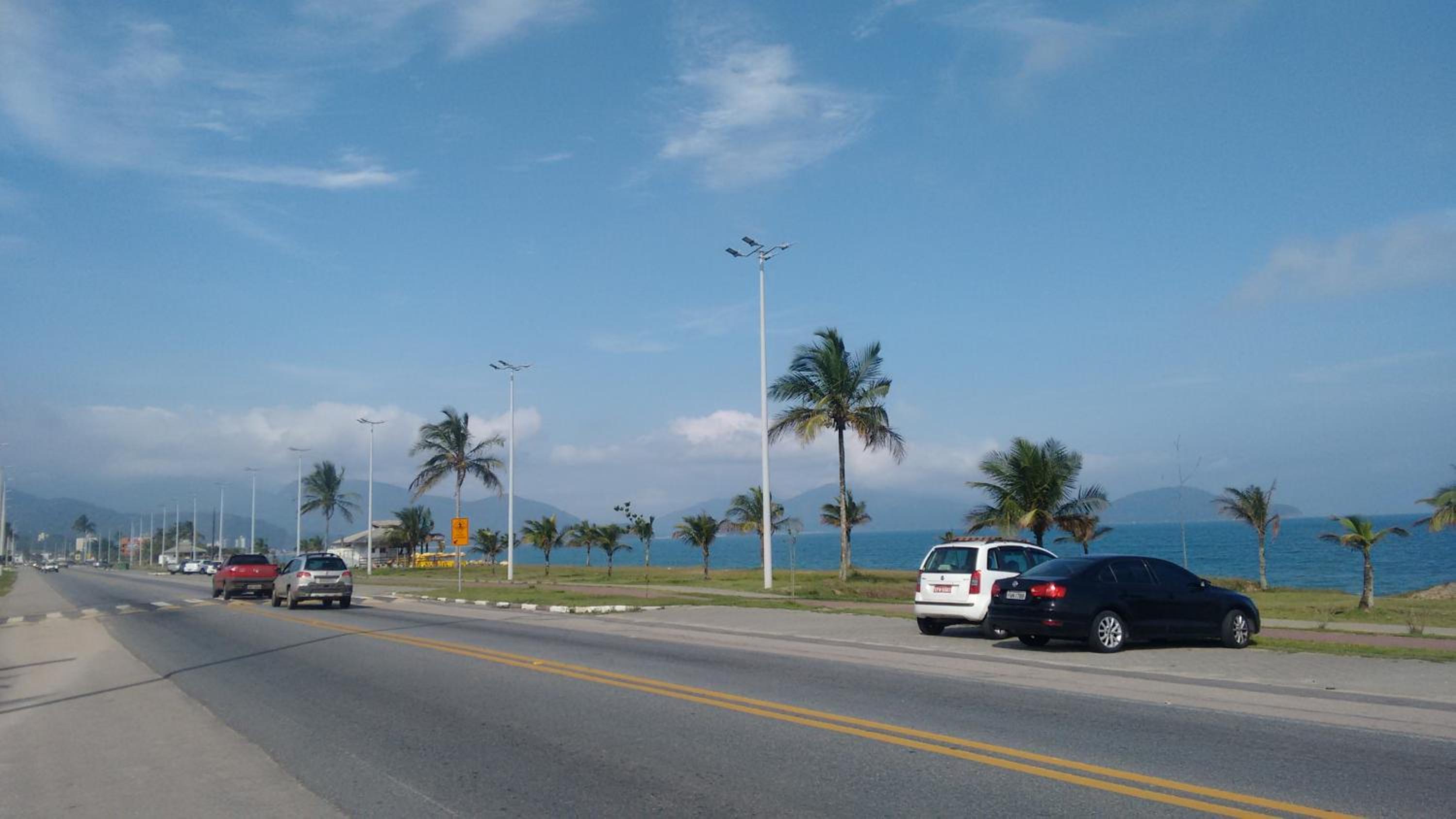 Casa com Piscina Exclusiva - Condomínio em frente ao Mar - Portaria 24h