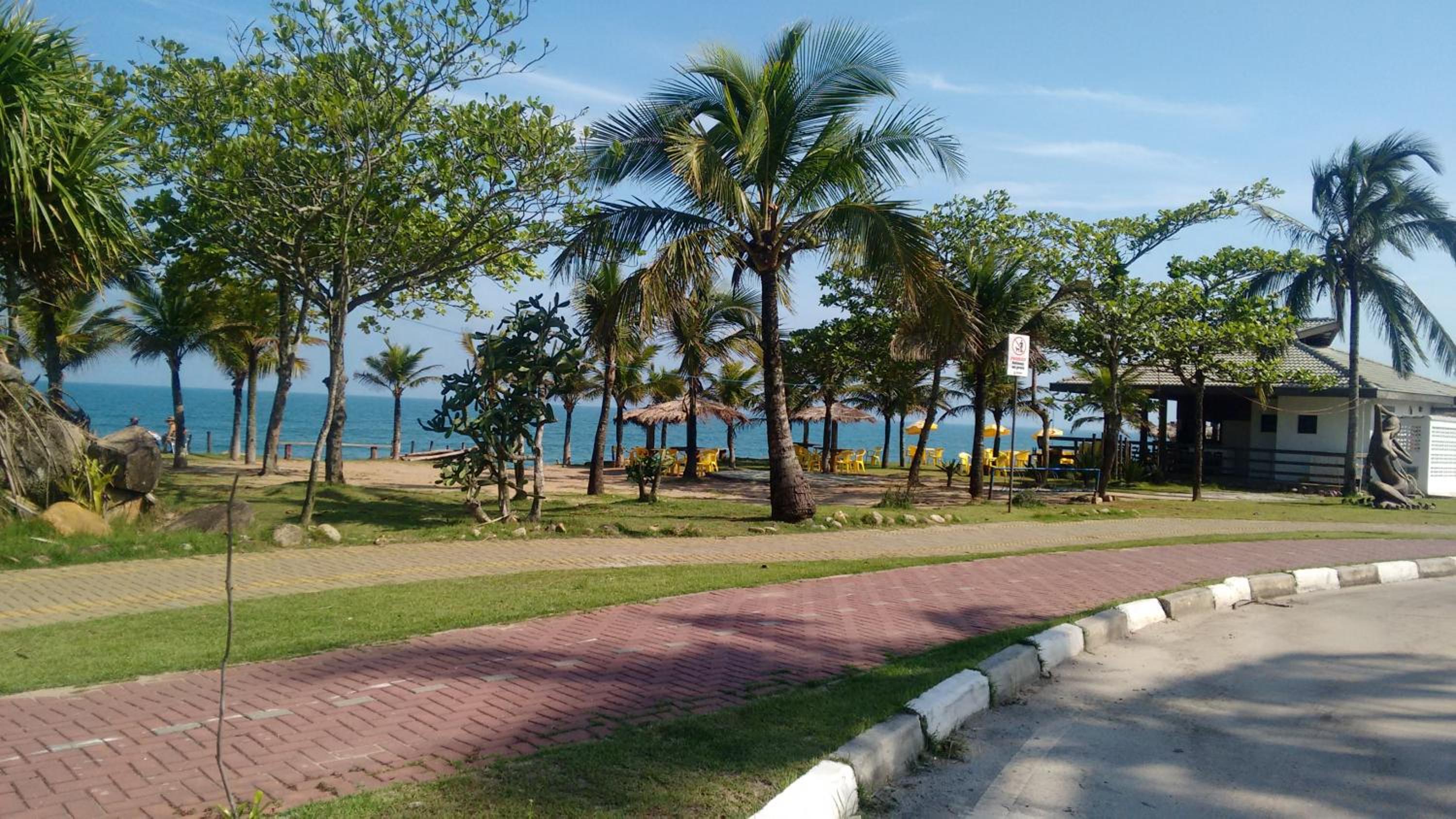 Casa com Piscina Exclusiva - Condomínio em frente ao Mar - Portaria 24h