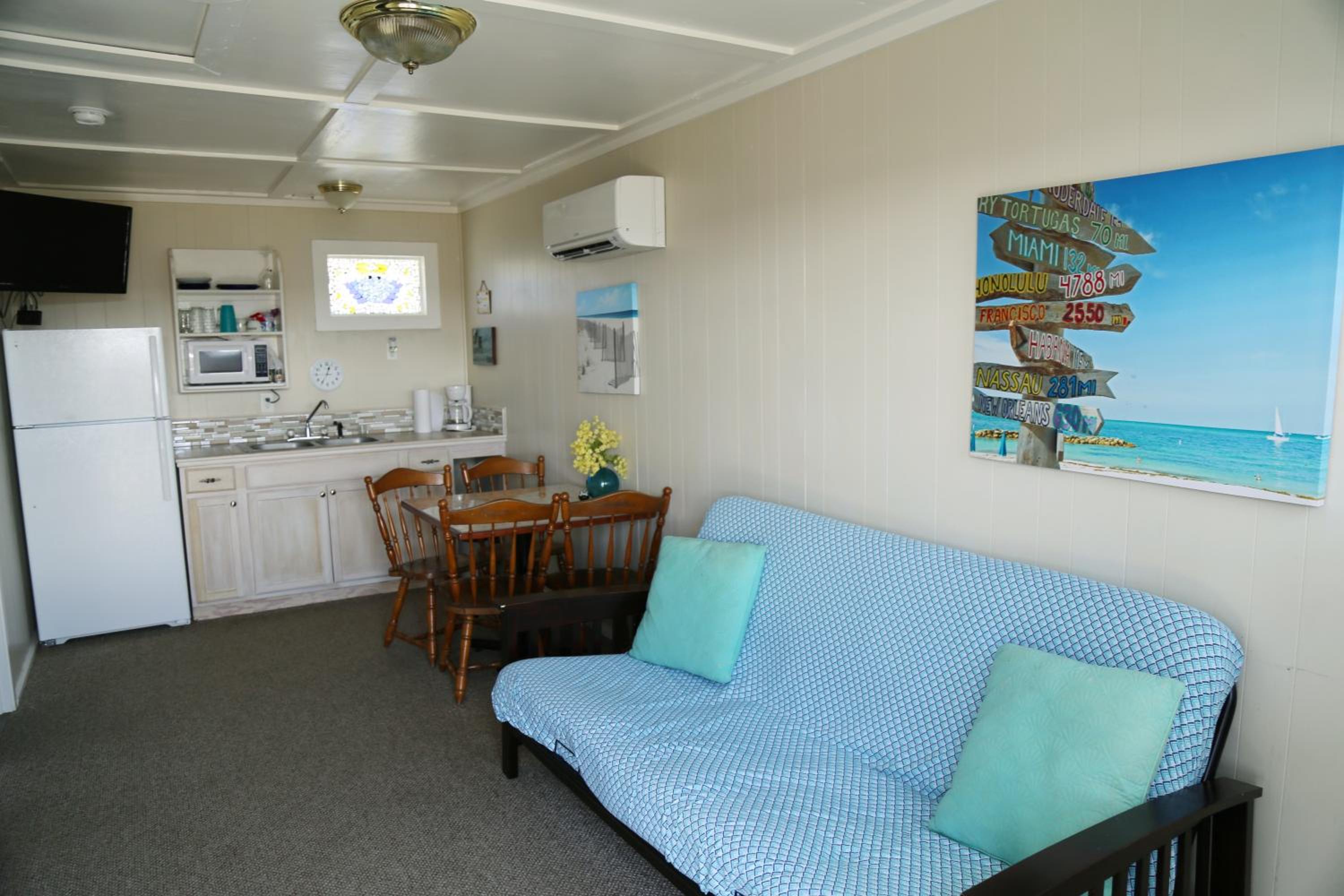 Blue Dolphin Inn and Cottages
