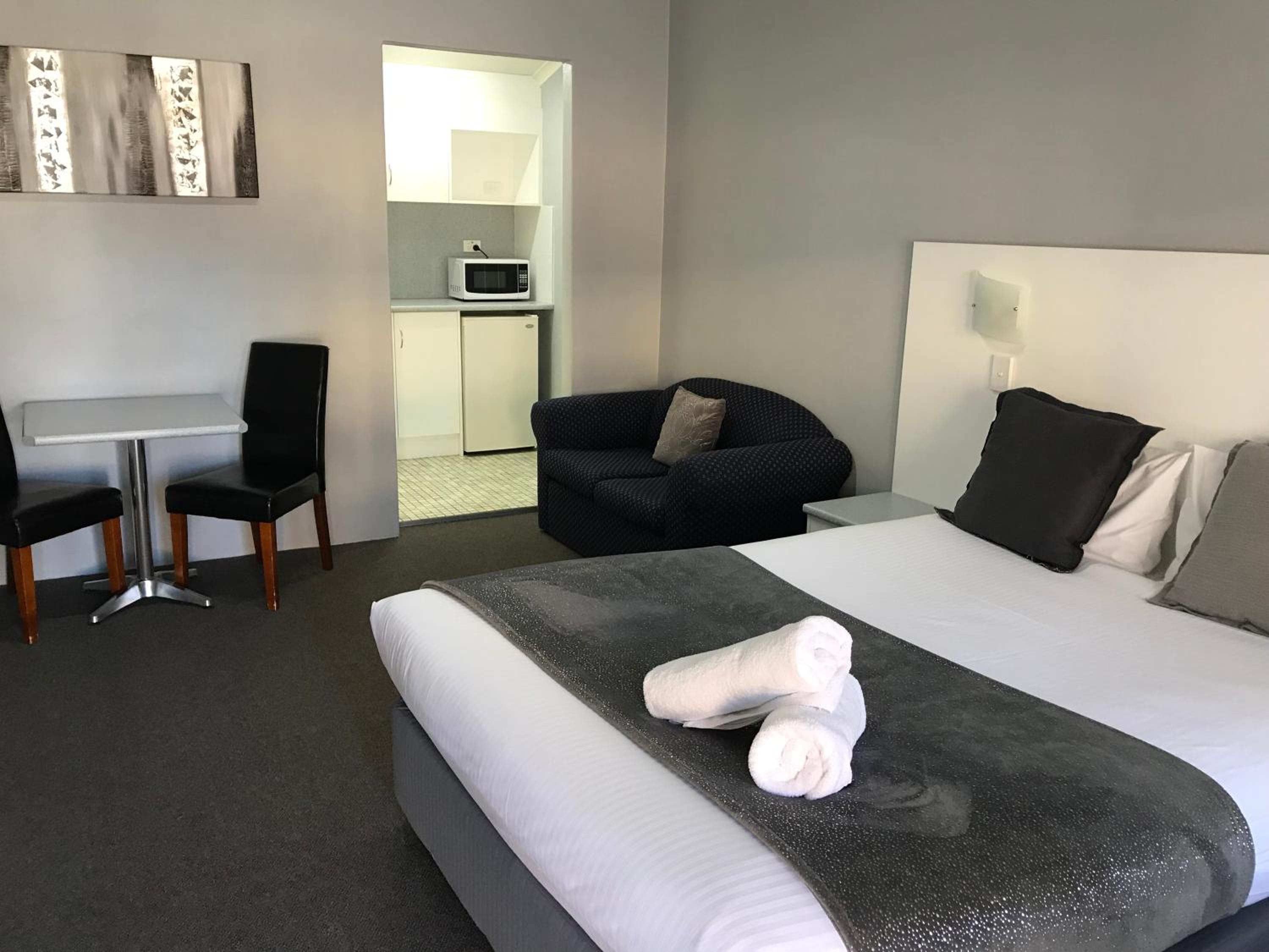 Hideaway Motor Inn