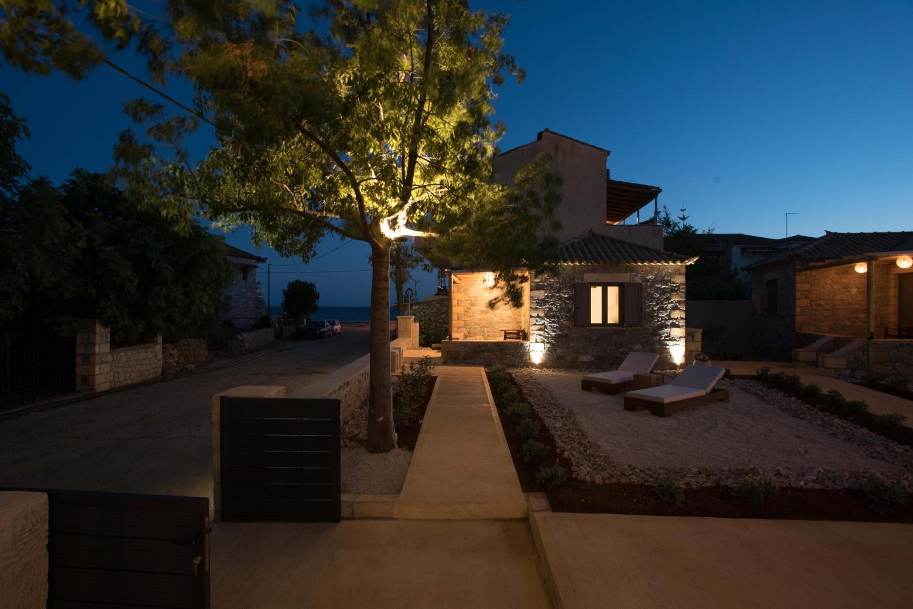 Calme Suites Mani
