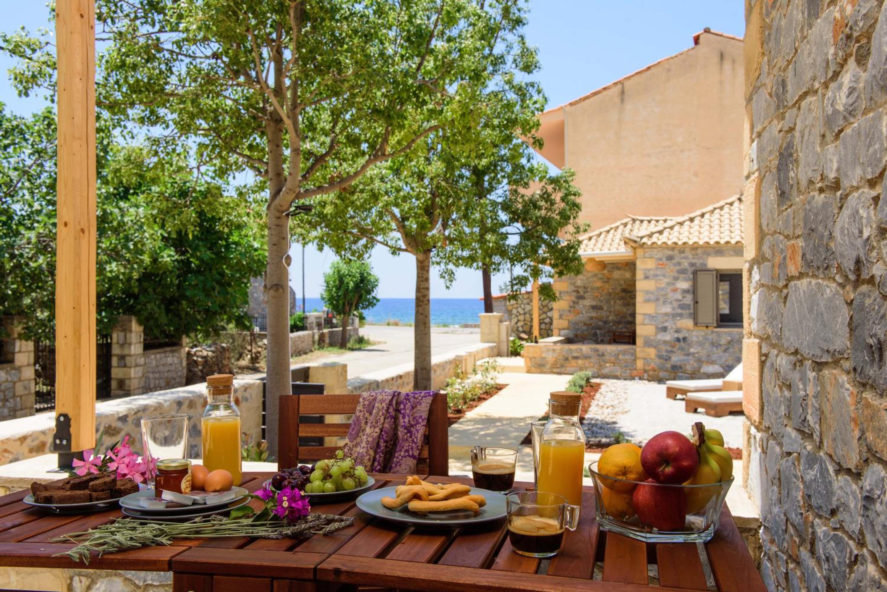 Calme Suites Mani