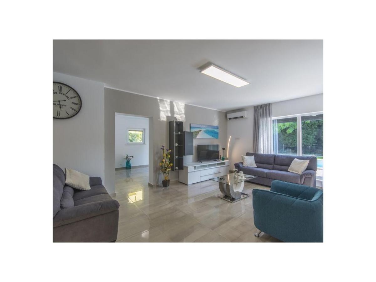 Villa Romi M - Property Image 3