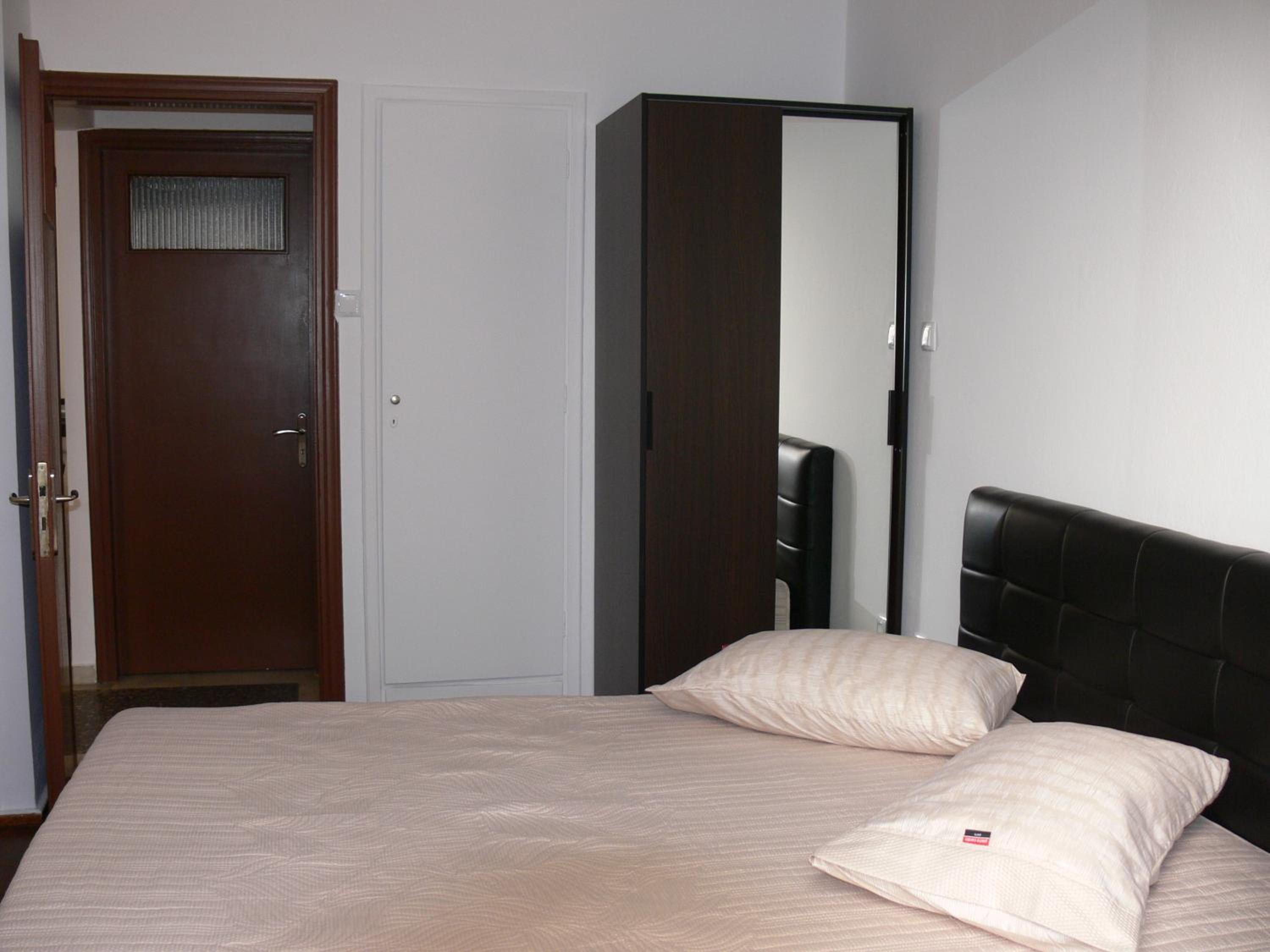 Eleni Apartments