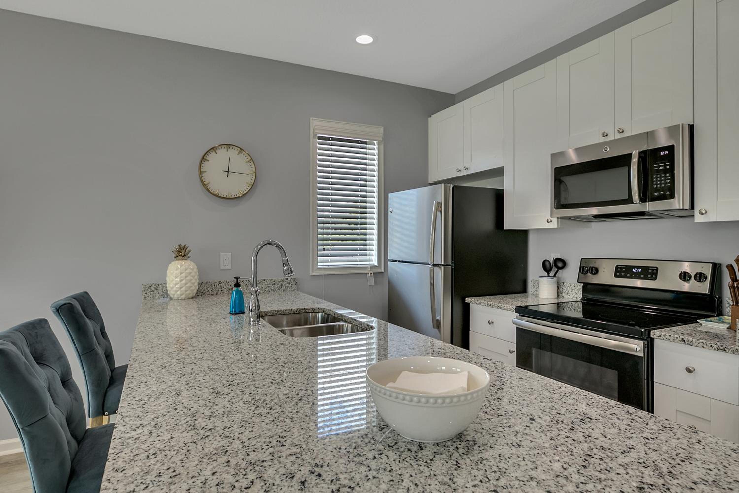 New 3/2 Duplex Minutes From Heart of Tampa -Unit B view 3