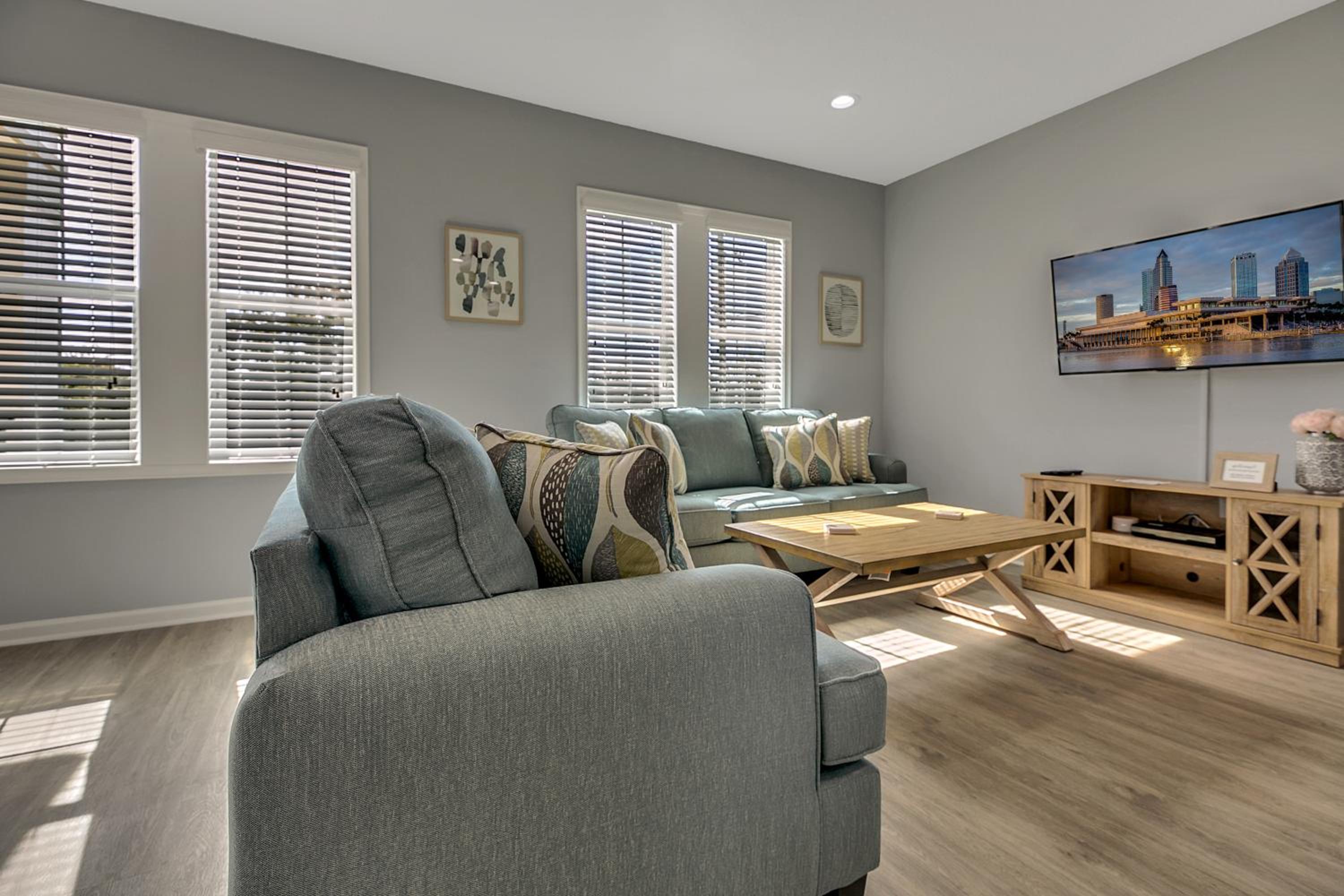 New 3/2 Duplex Minutes From Heart of Tampa -Unit B view 5