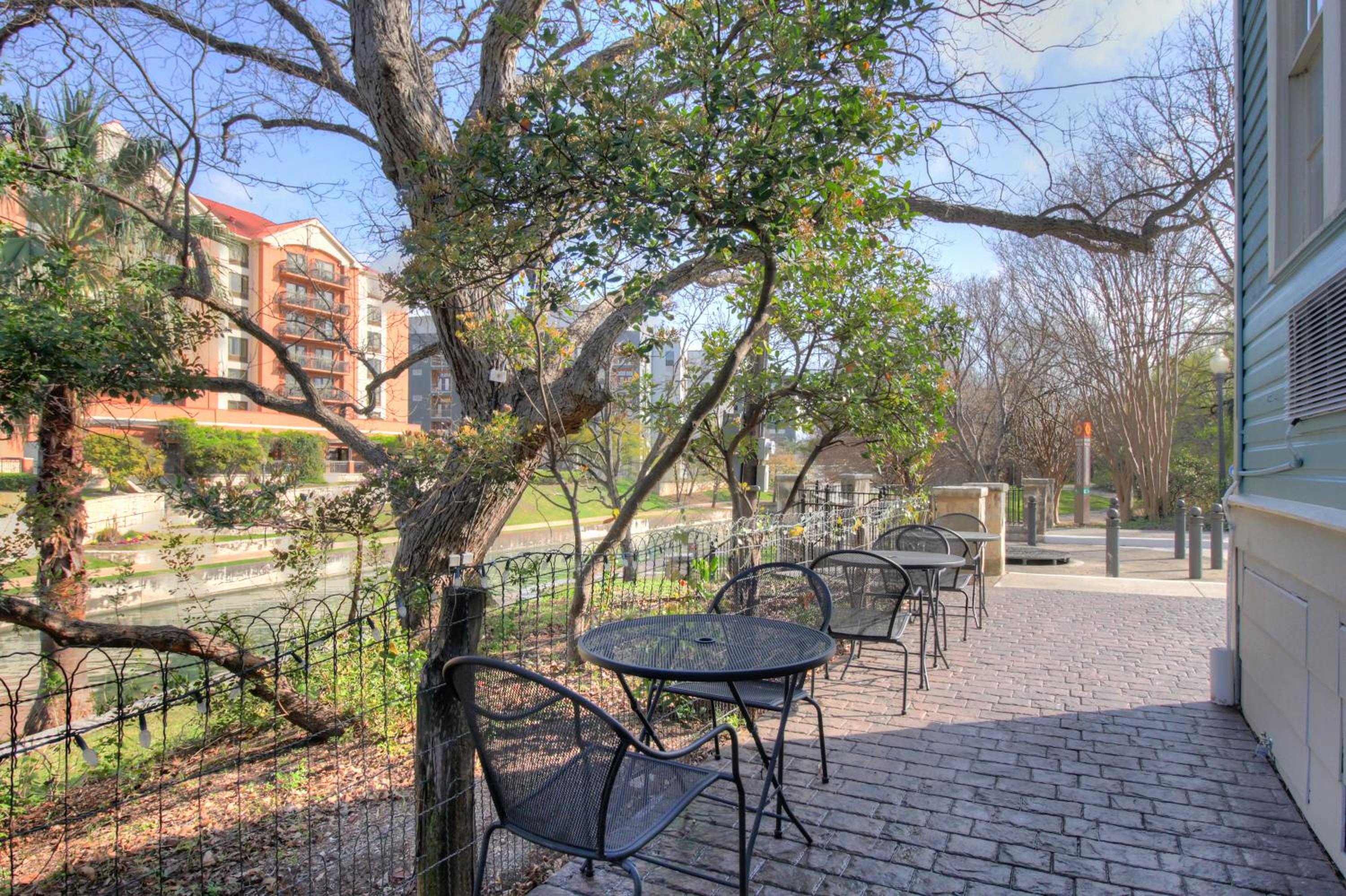 Inn on the Riverwalk 3