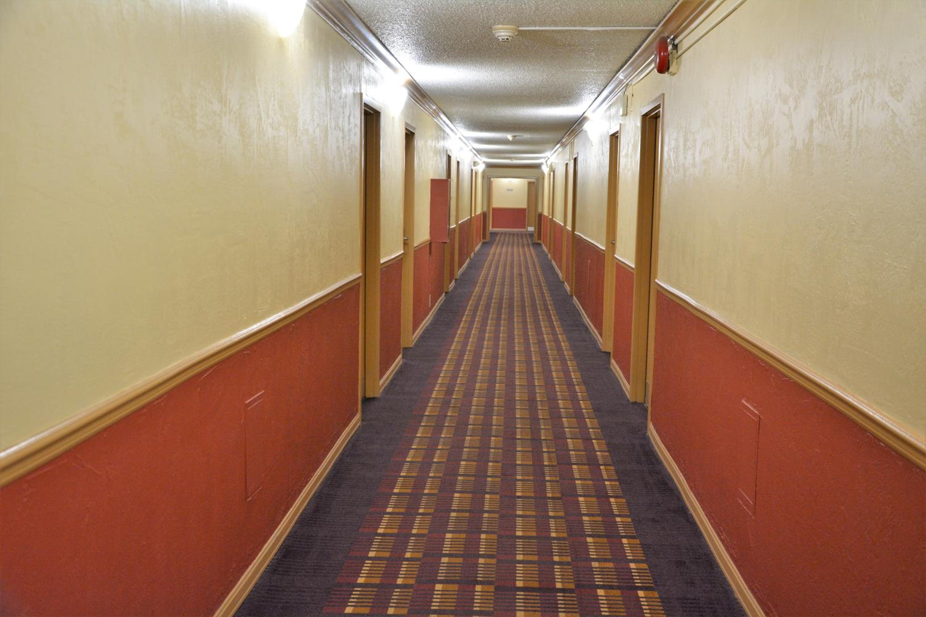 Columbus Grand Hotel & Banquet Center, Photo 12