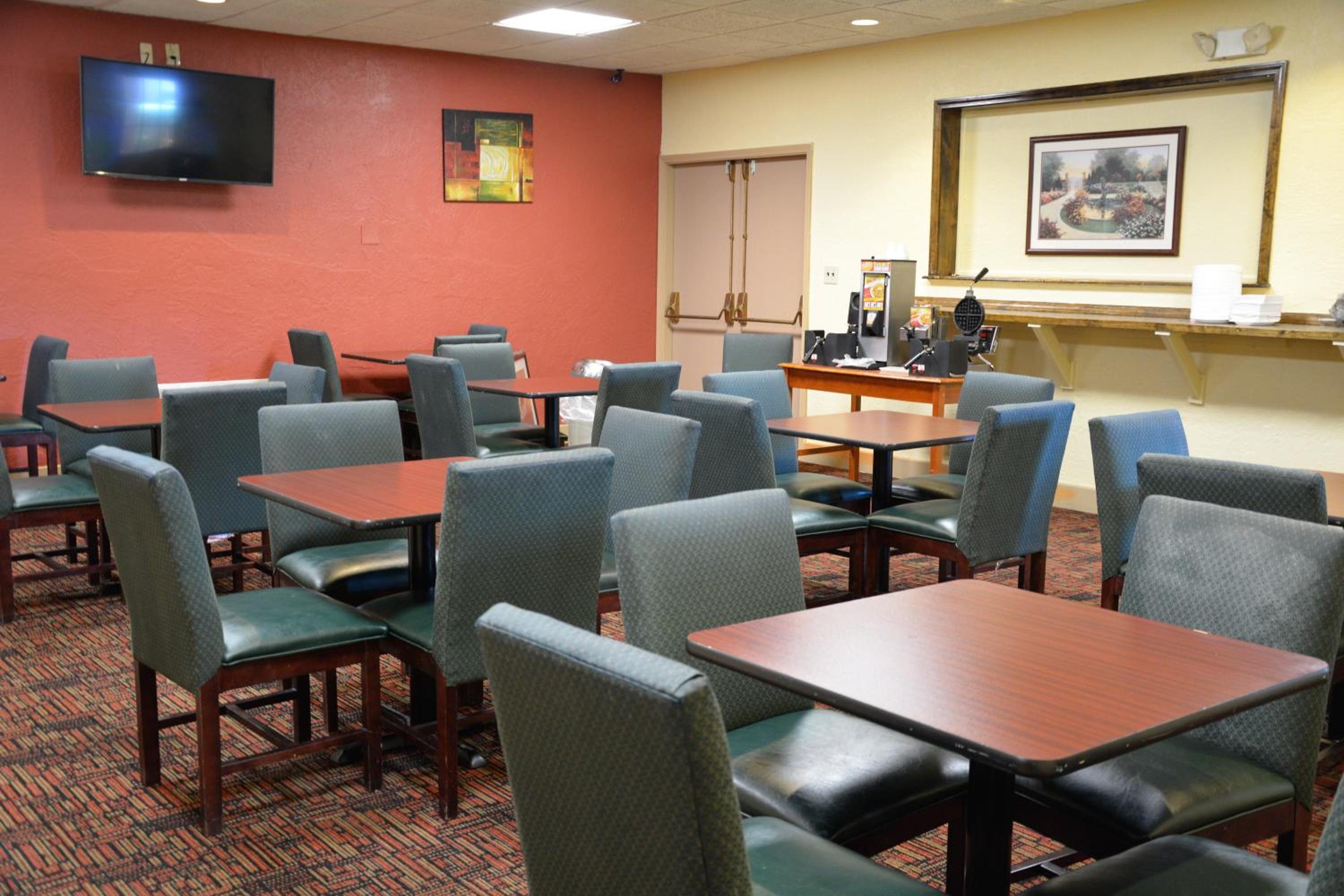 Columbus Grand Hotel & Banquet Center, Photo 19