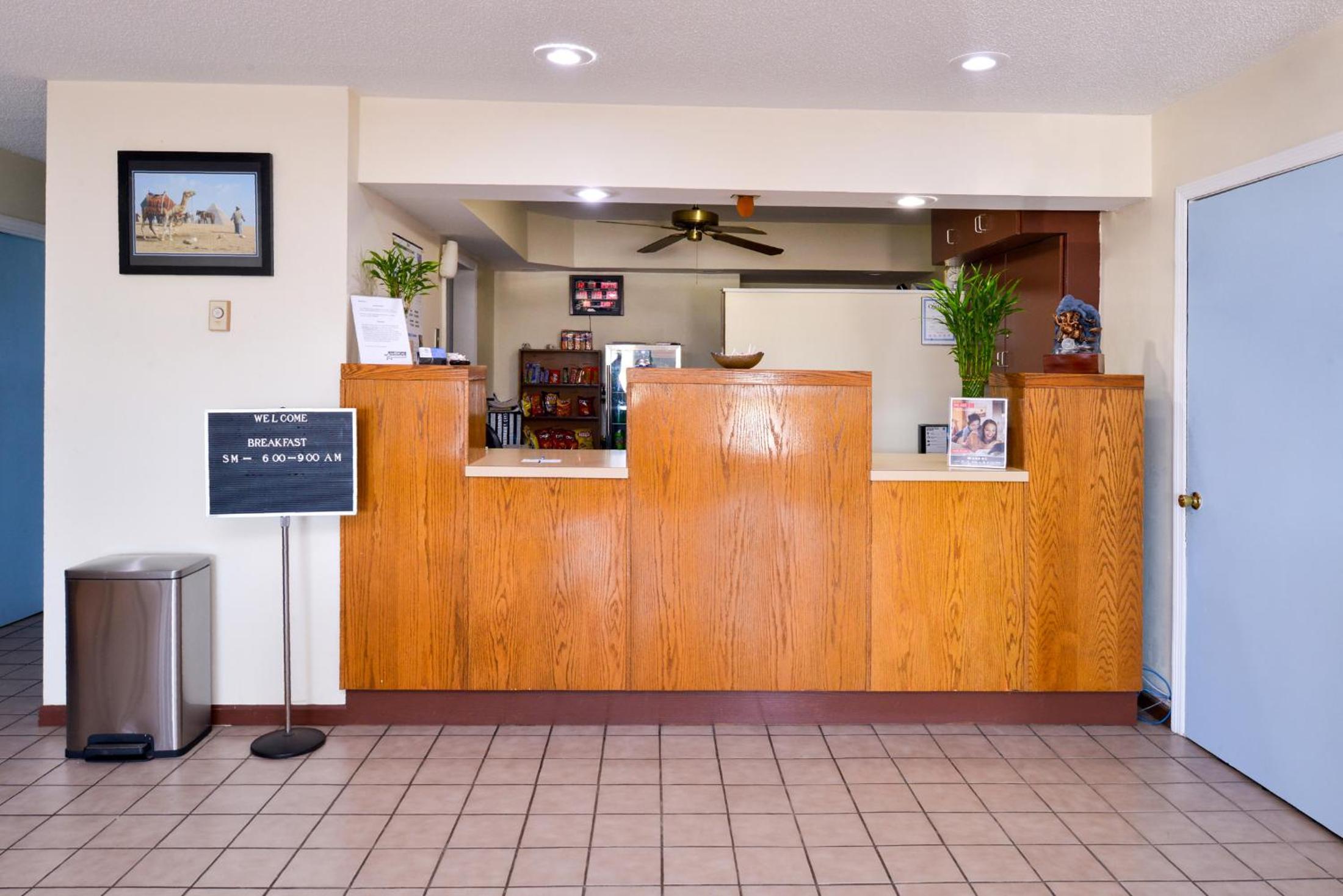 Americas Best Value Inn Sullivan view 5