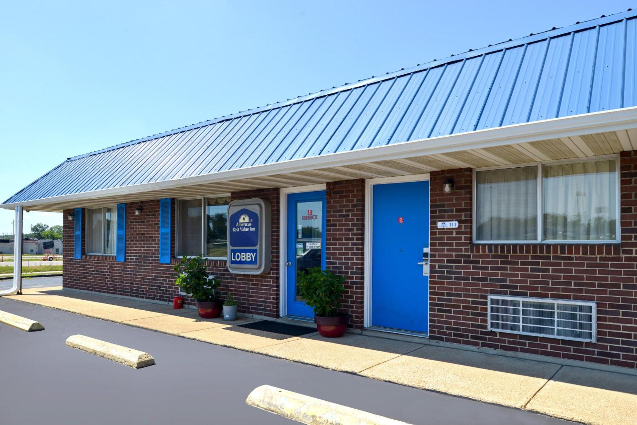 Americas Best Value Inn Sullivan view 3