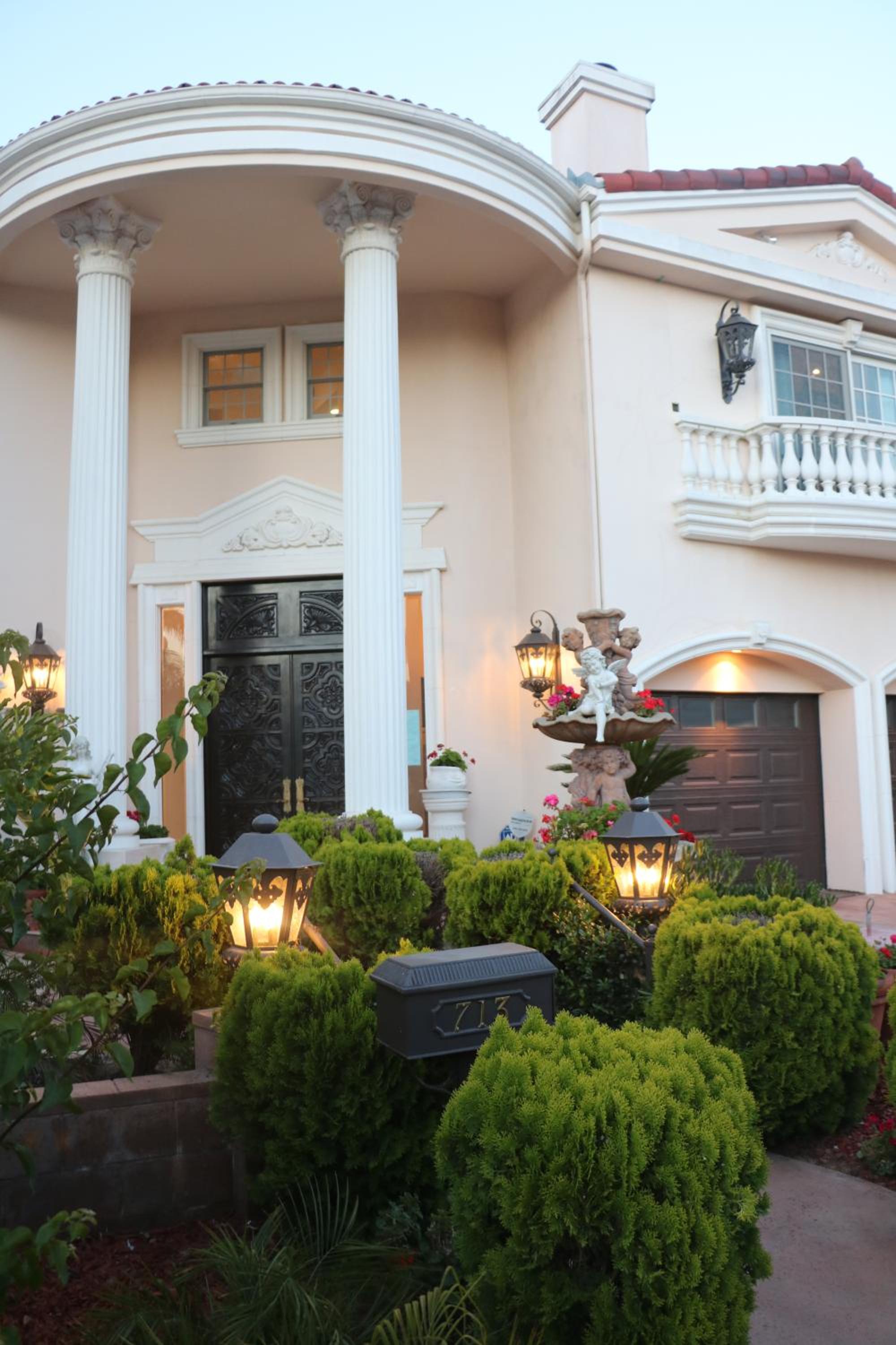 Entire Second Flr - Santa Monica Luxury Roman Villa
