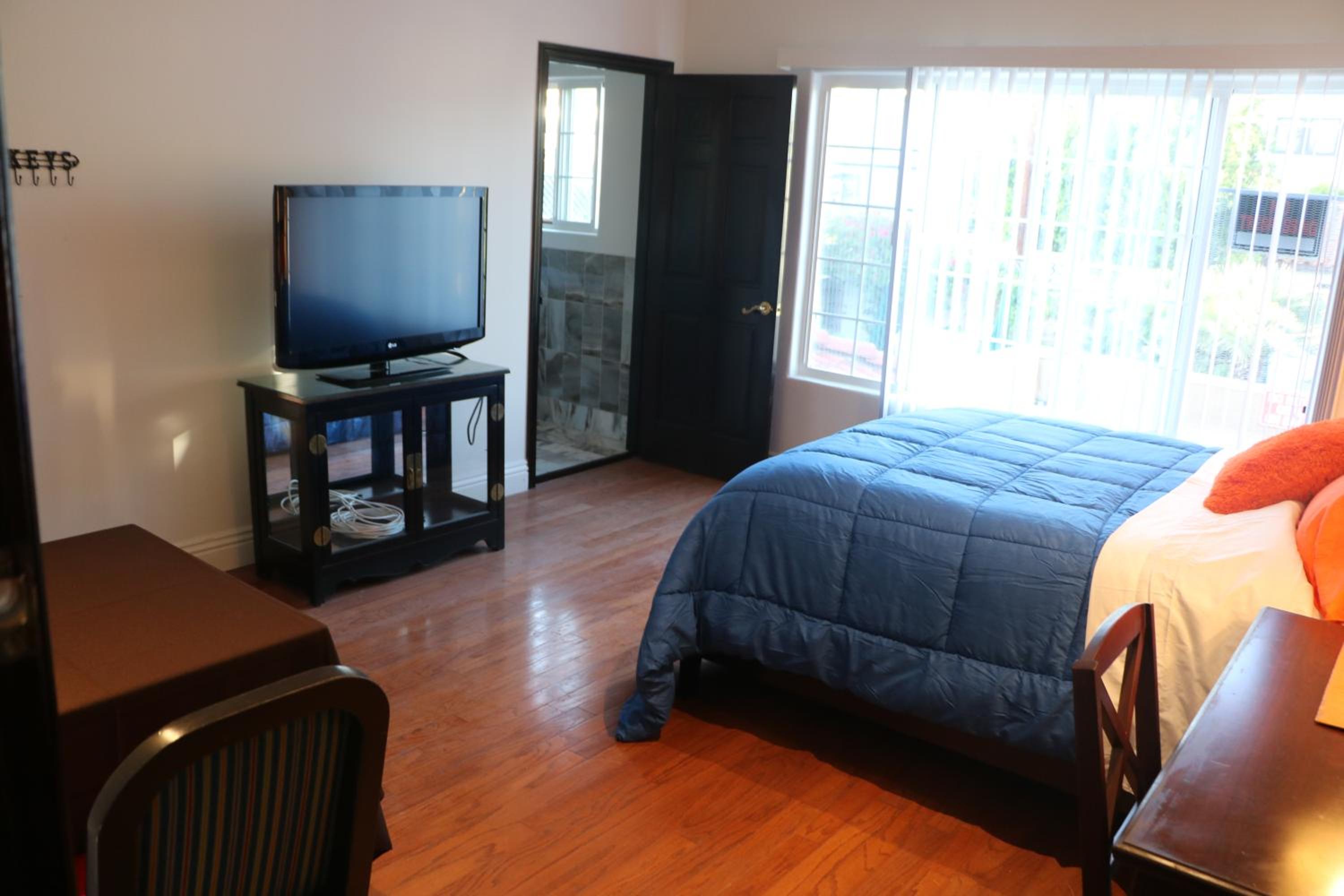 Entire Second Flr - Santa Monica Luxury Roman Villa