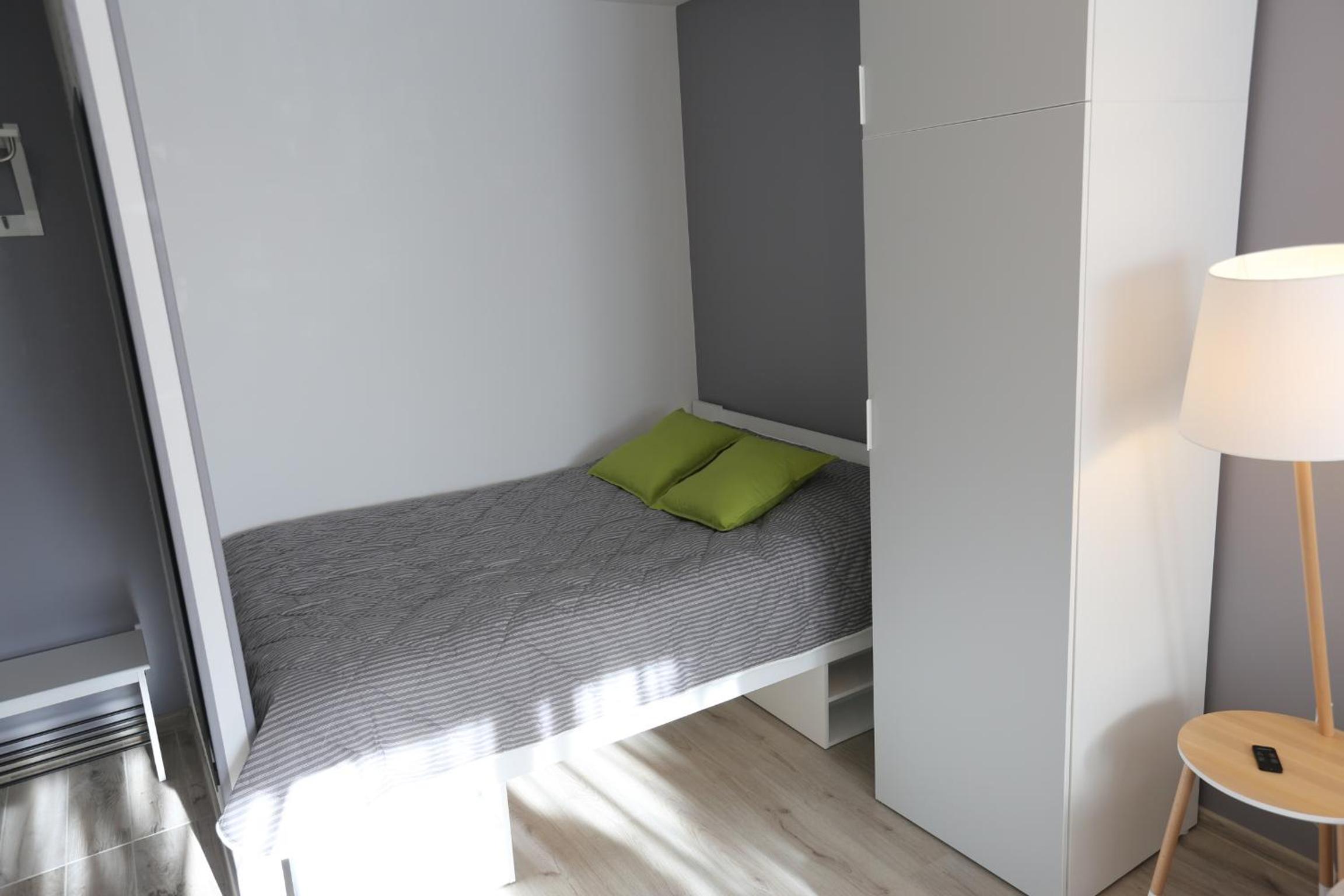 Modern & Homely Apartment - FREE PARKING - NETFLIX view 2