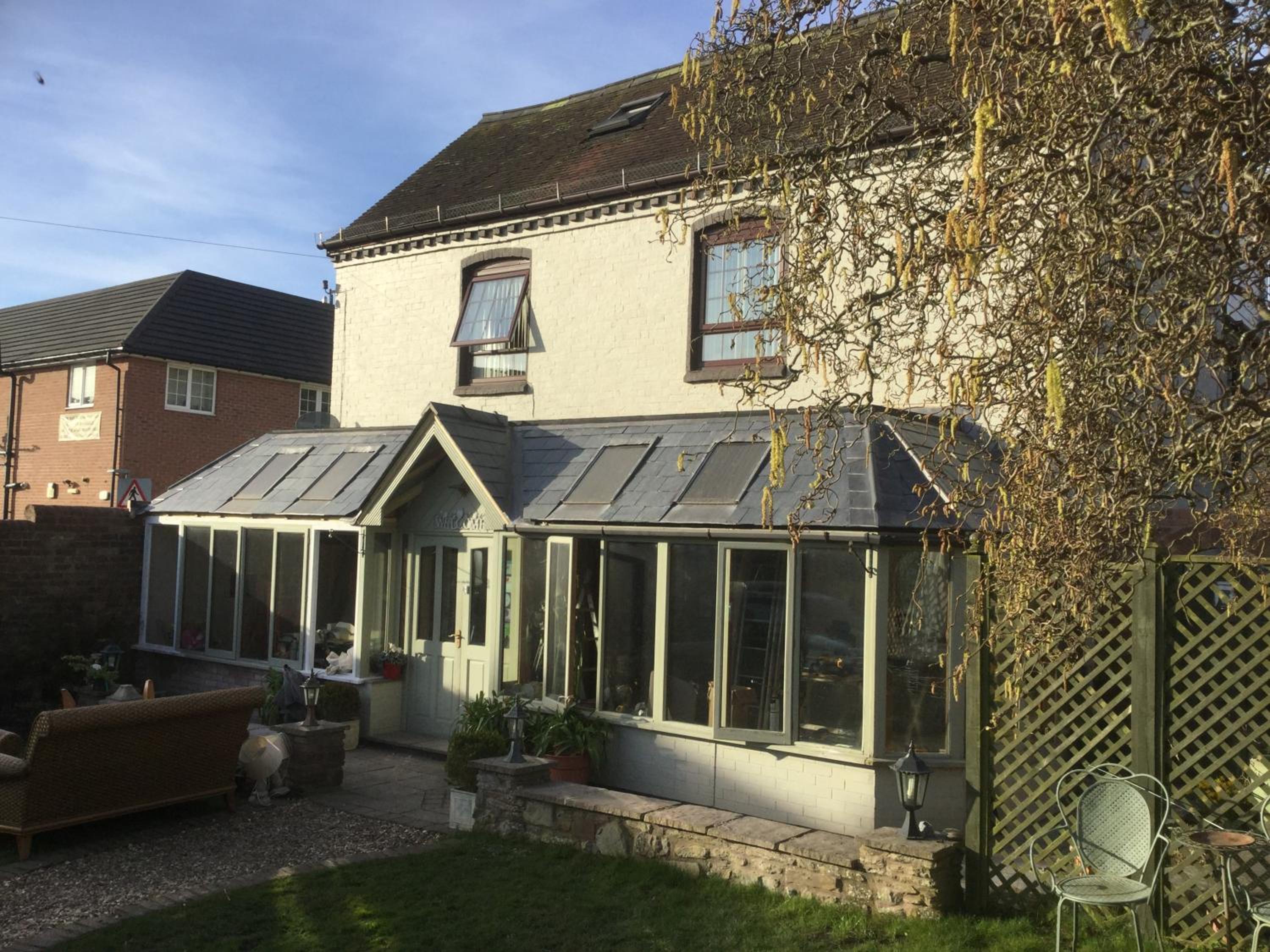 Henwick house accommodation, Continental breakfast included