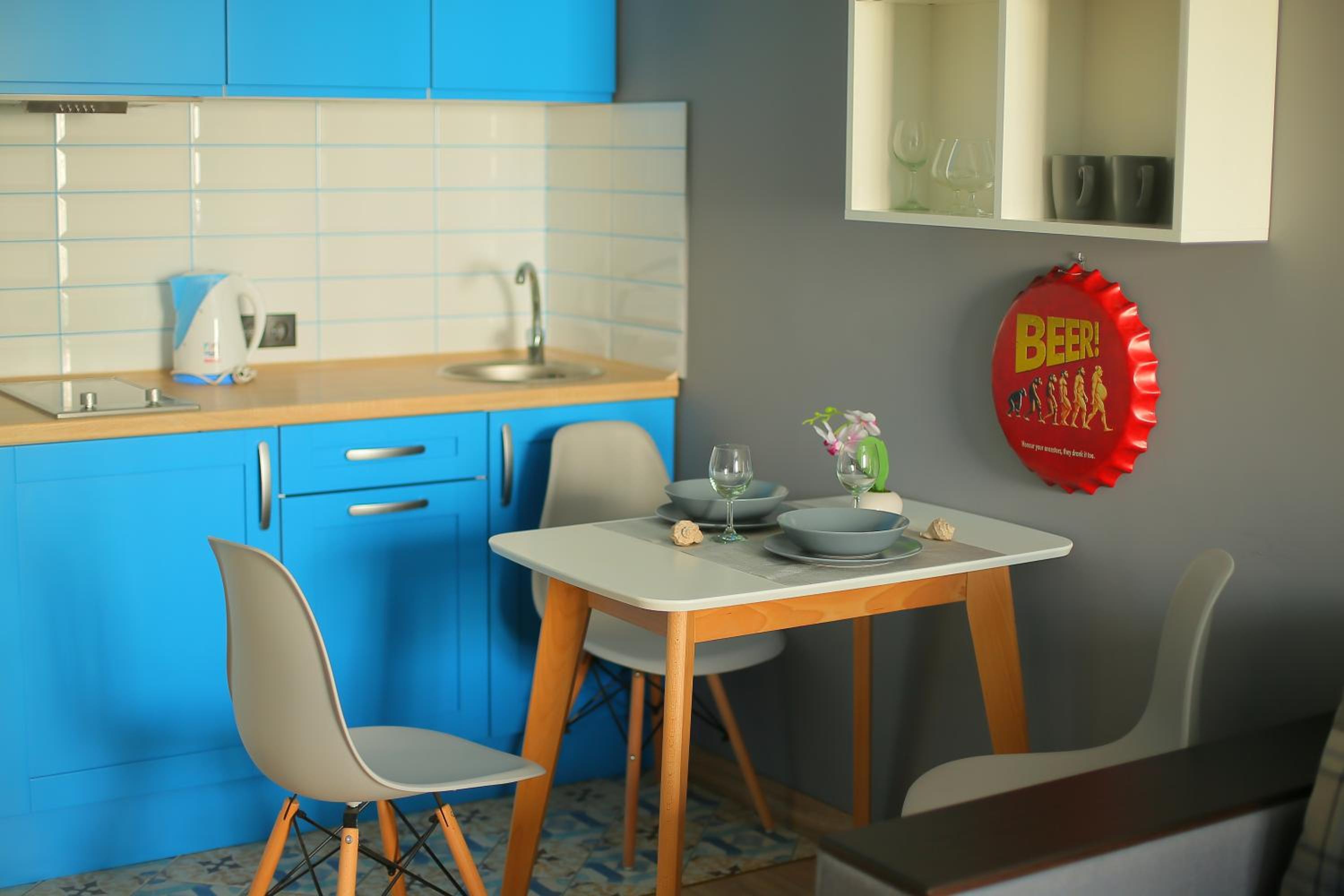 Stylish 2-rooms apartment view 4