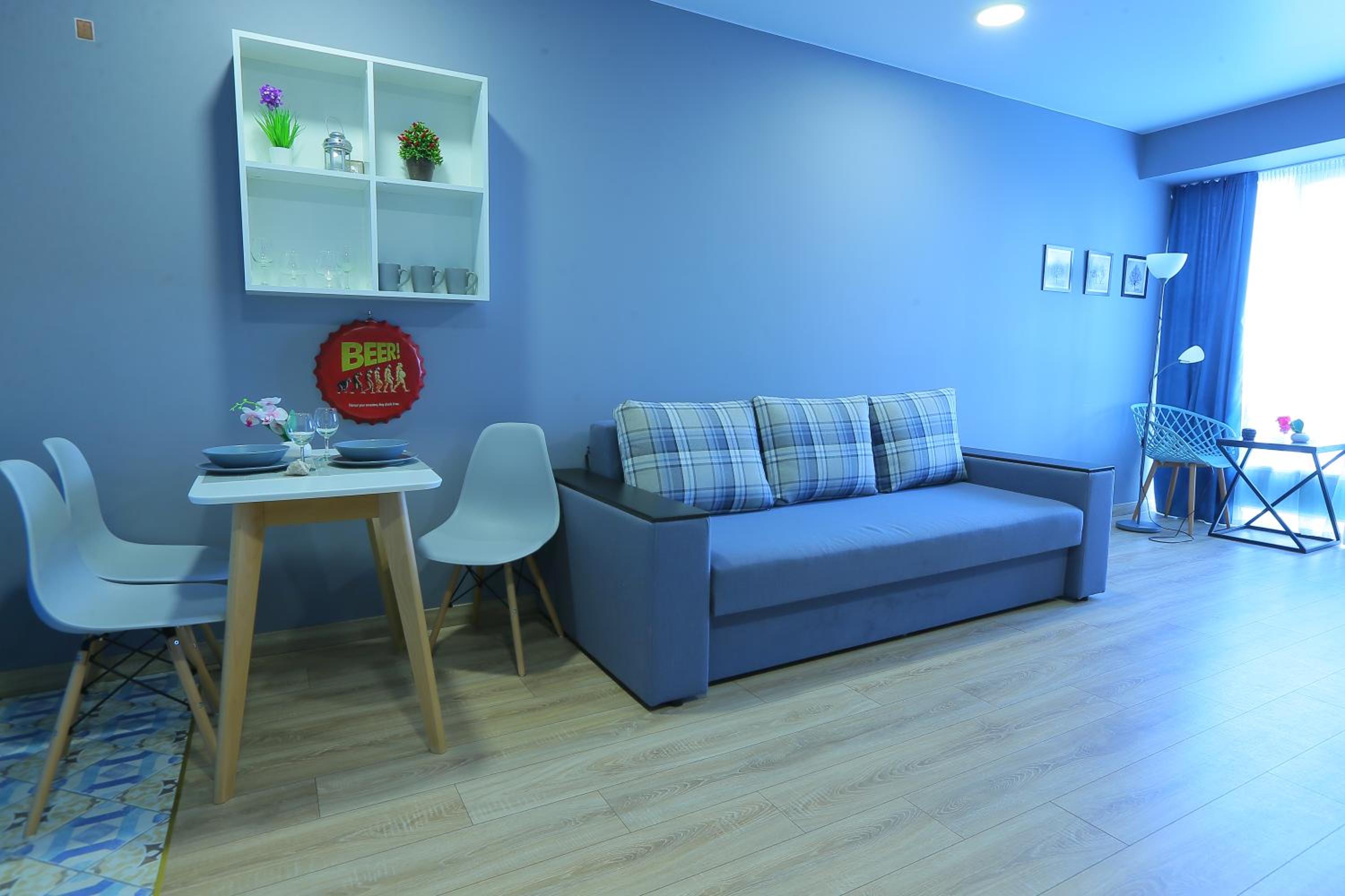 Stylish 2-rooms apartment view 2