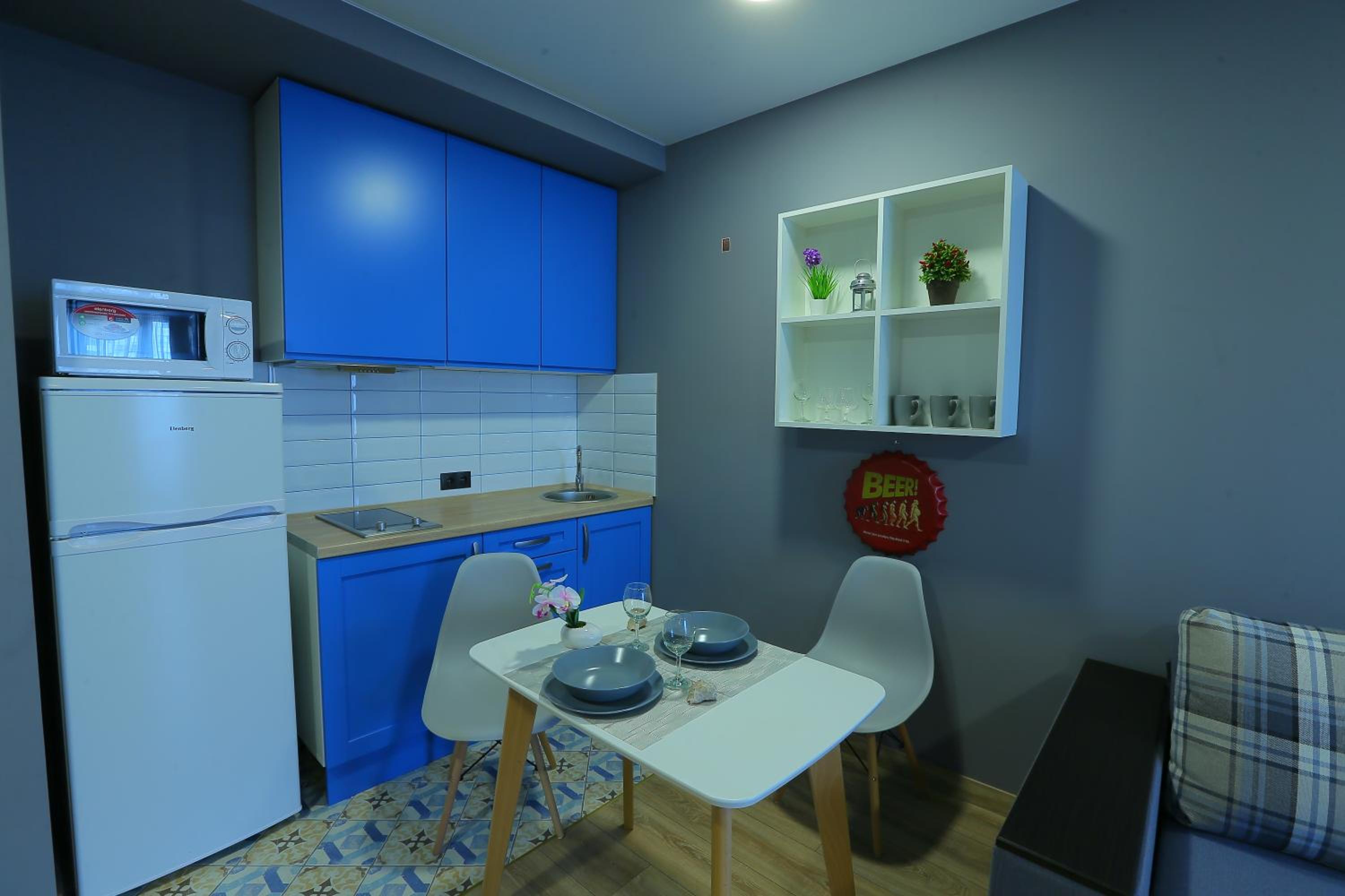 Stylish 2-rooms apartment view 3