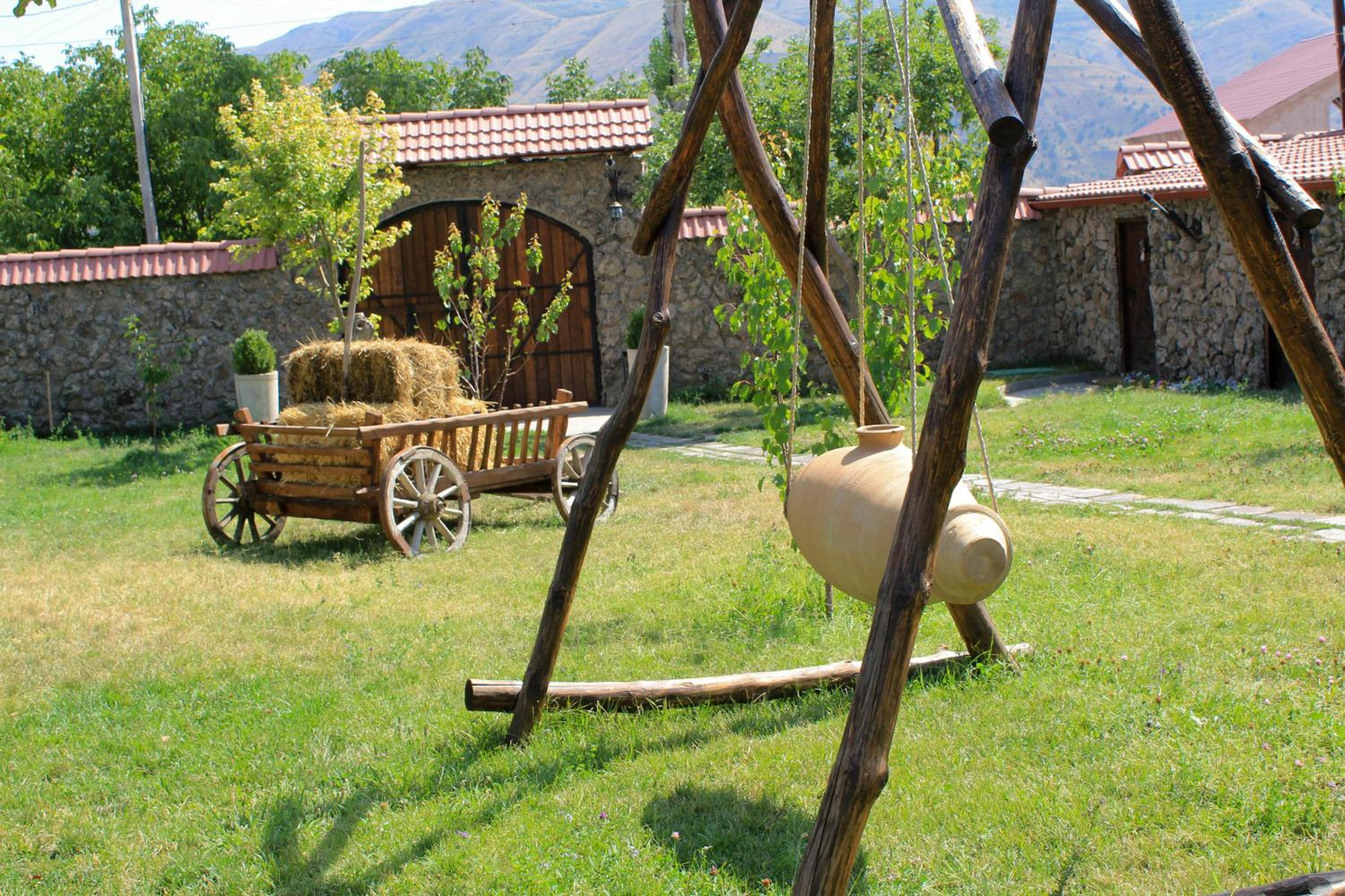 Garni HinYard