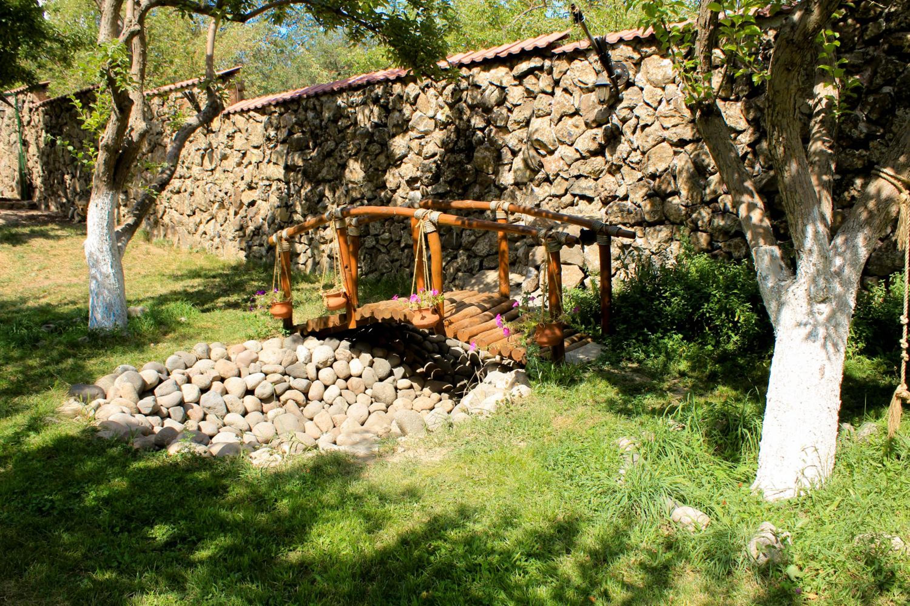 Garni HinYard