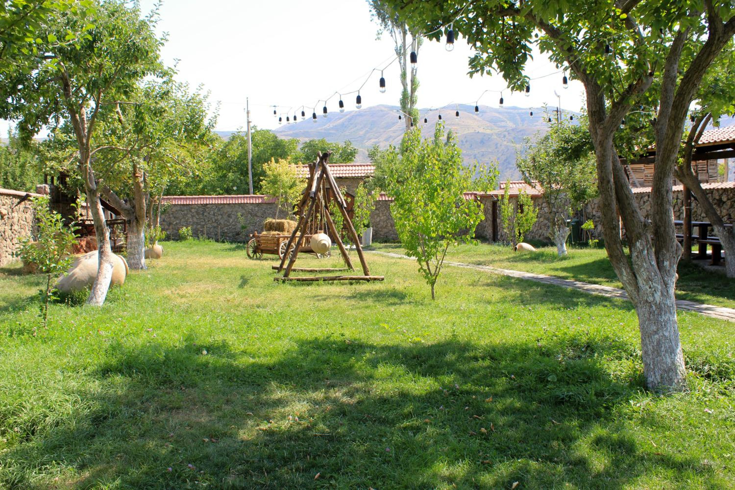 Garni HinYard
