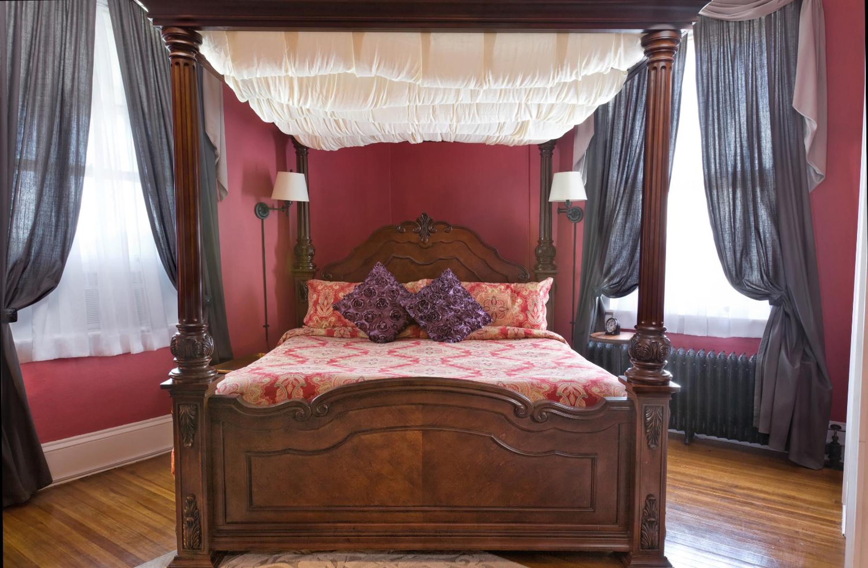 The Reynolds Mansion