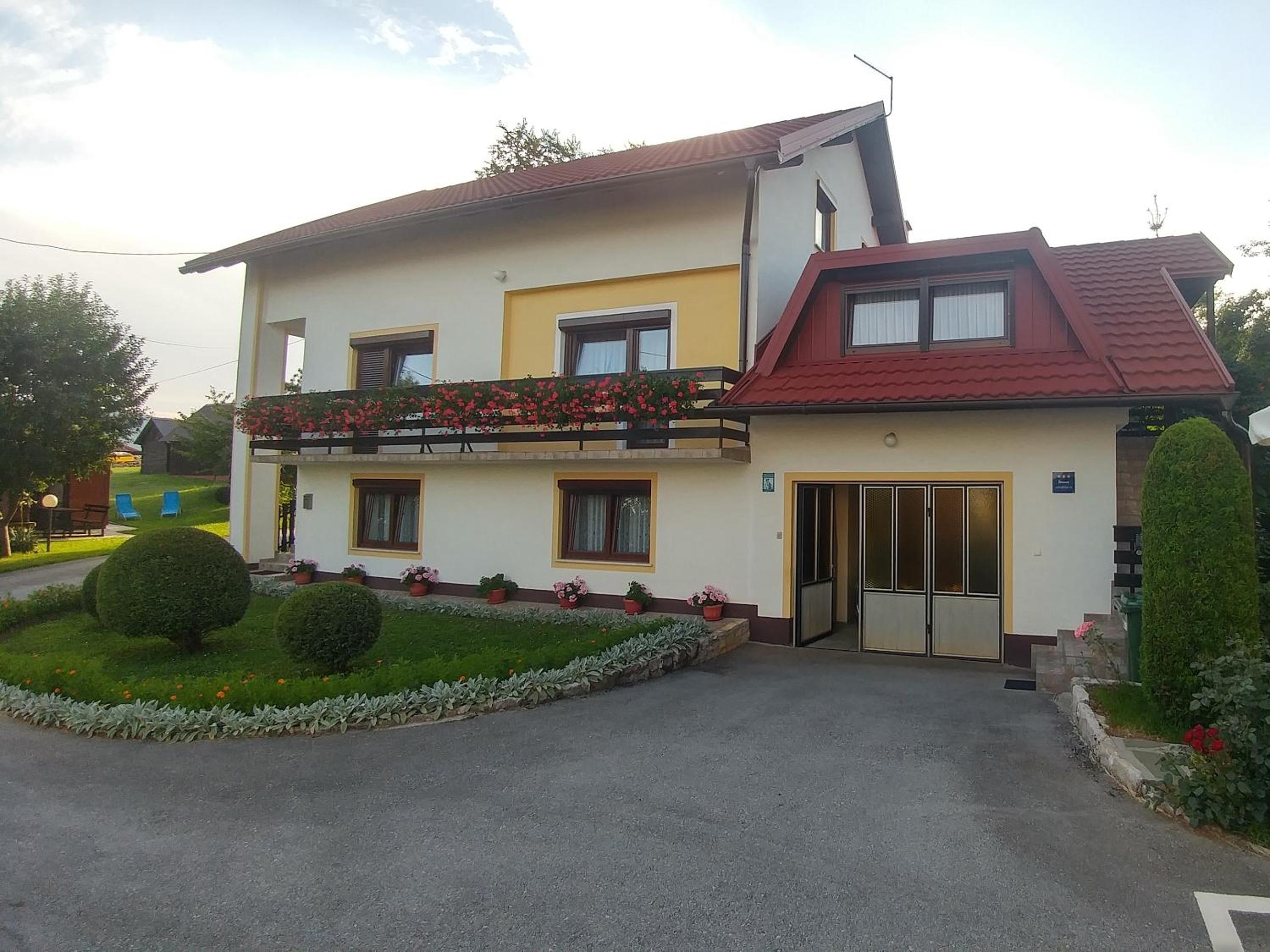 Photo 46