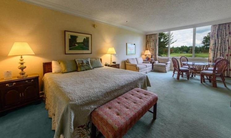 The Inn at Houndslake