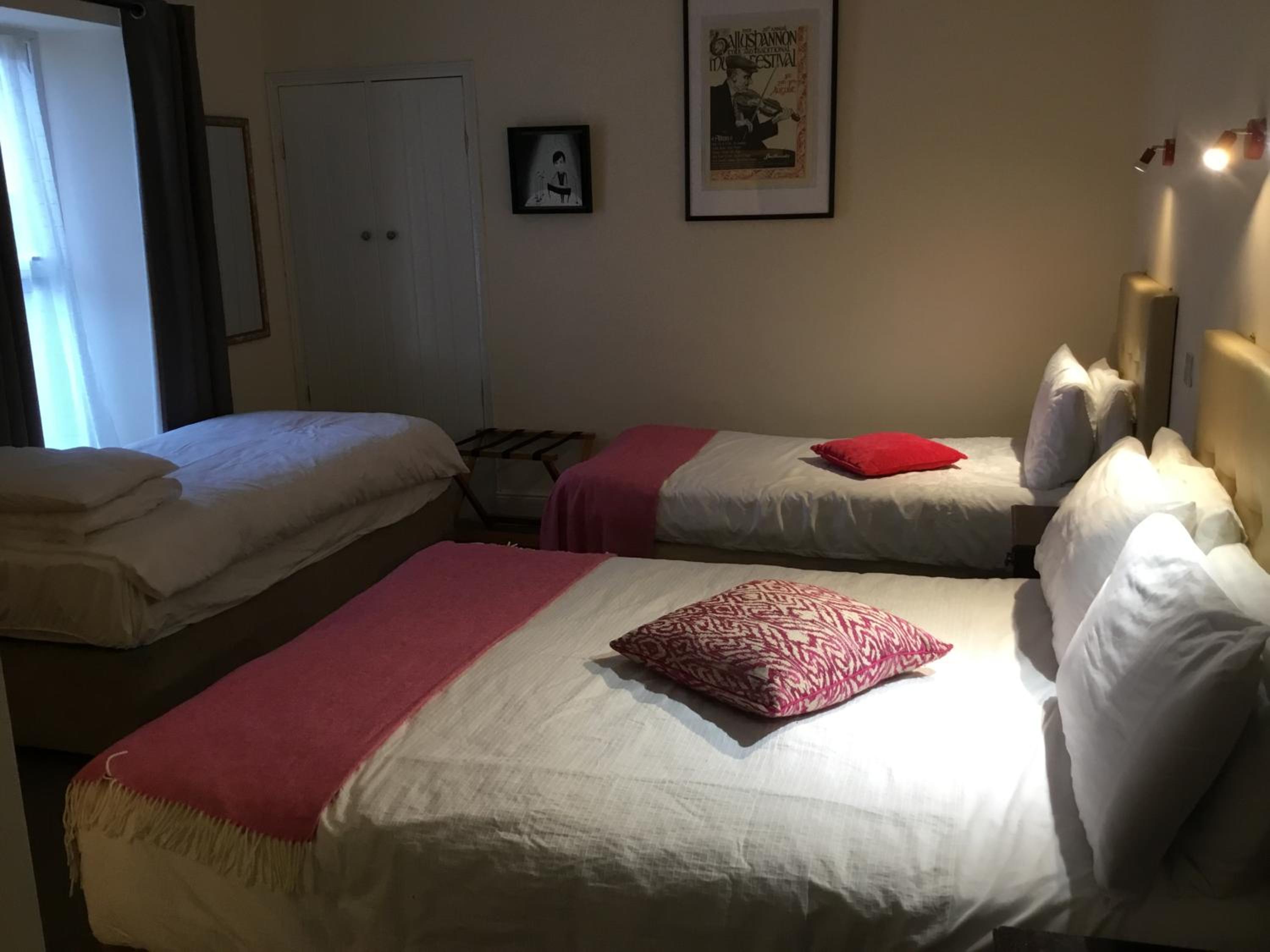 Rolling Wave Guesthouse