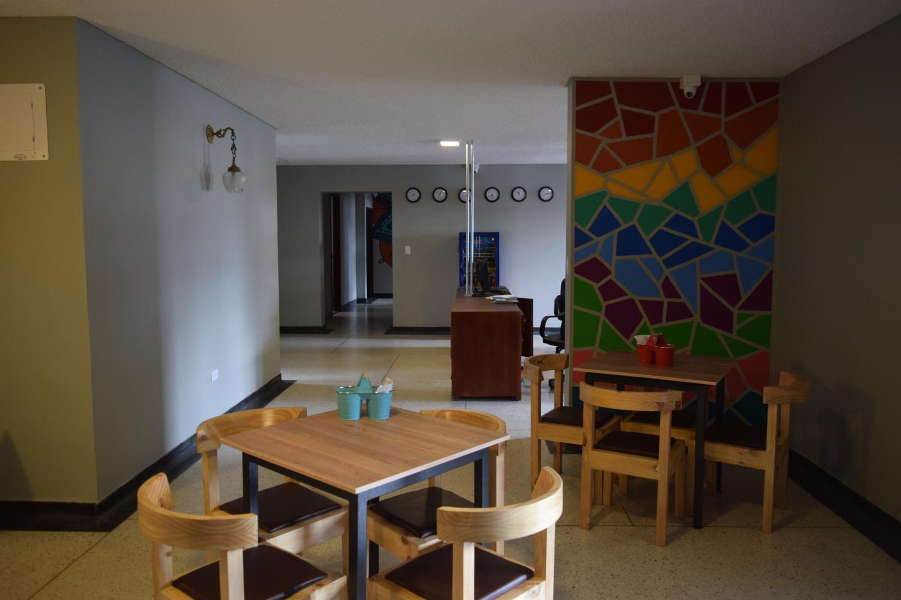 Les Balcons Hostel