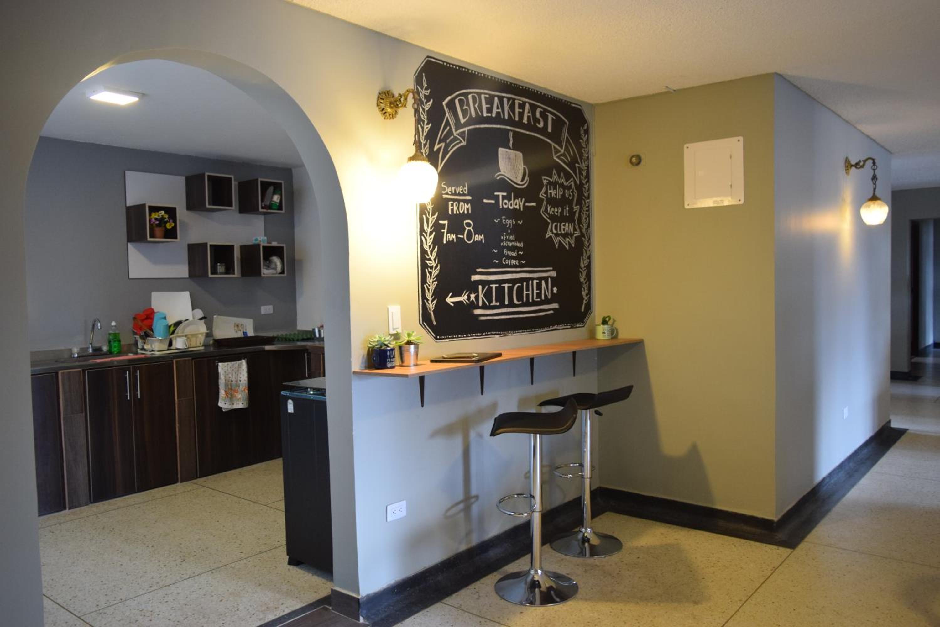 Les Balcons Hostel