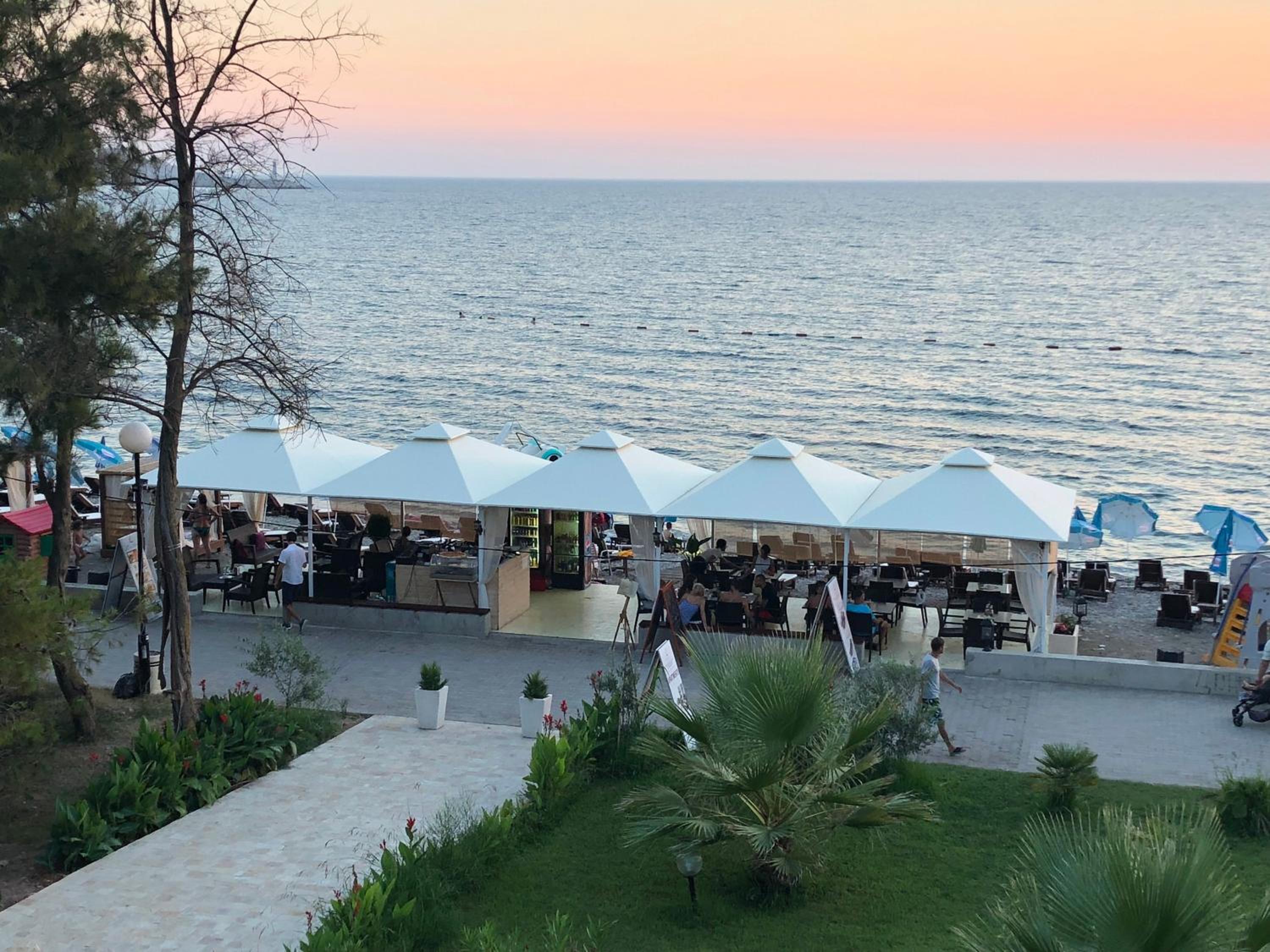 Apartments Kuce Lekovica Beach & snack bar- Bistro