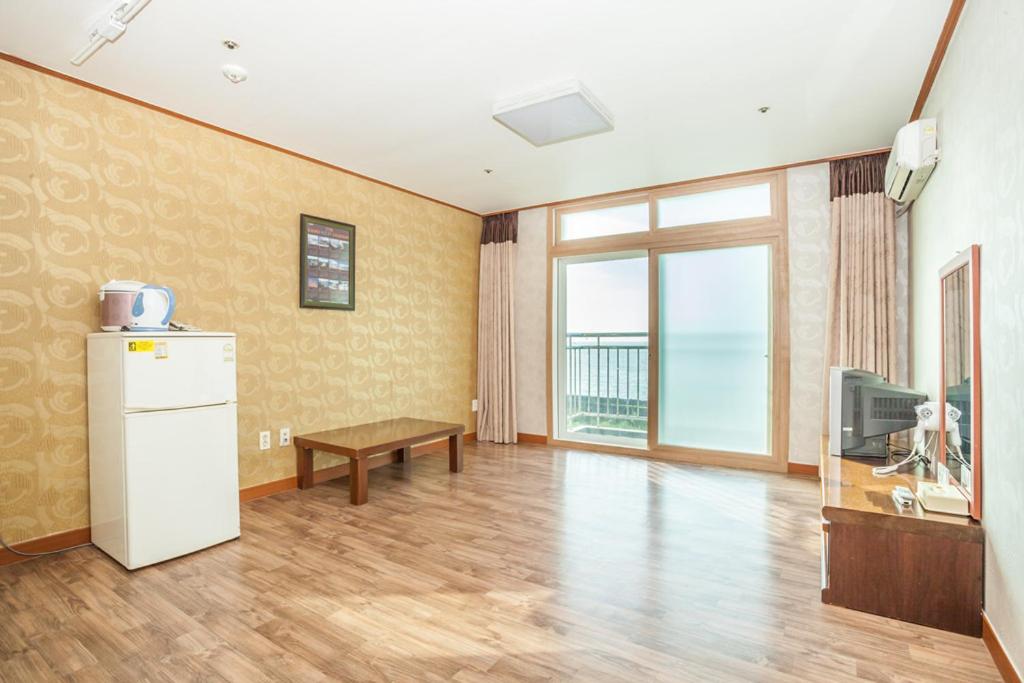 Jeju Ilsung Beach Condo