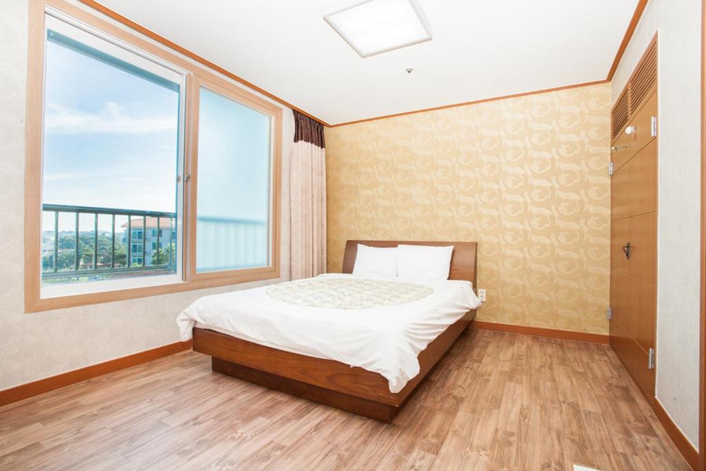 Jeju Ilsung Beach Condo