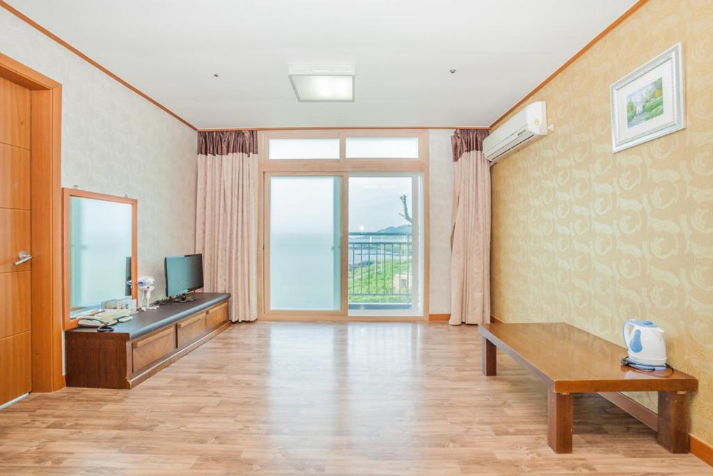 Jeju Ilsung Beach Condo