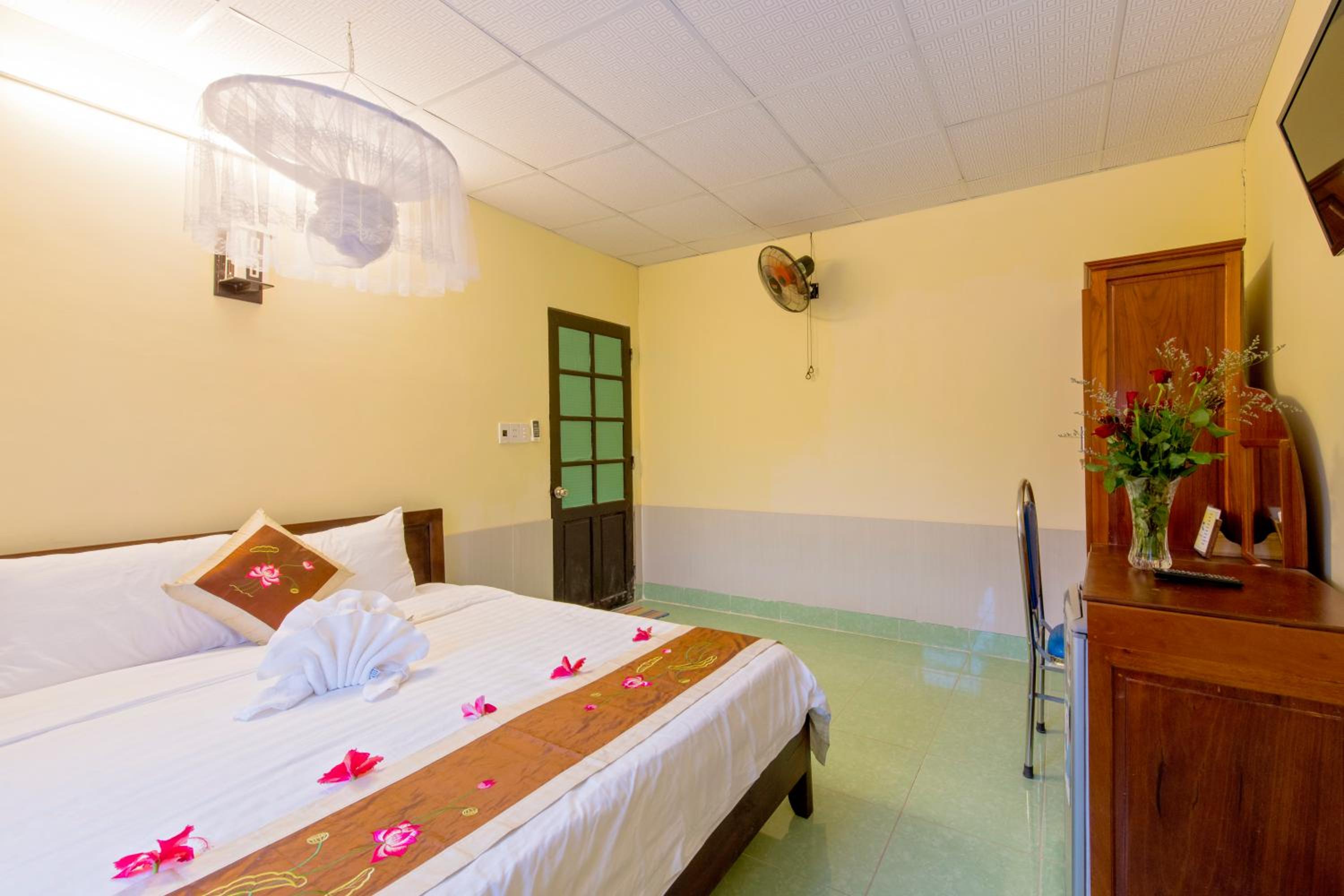 Bougain Villeas Homestay