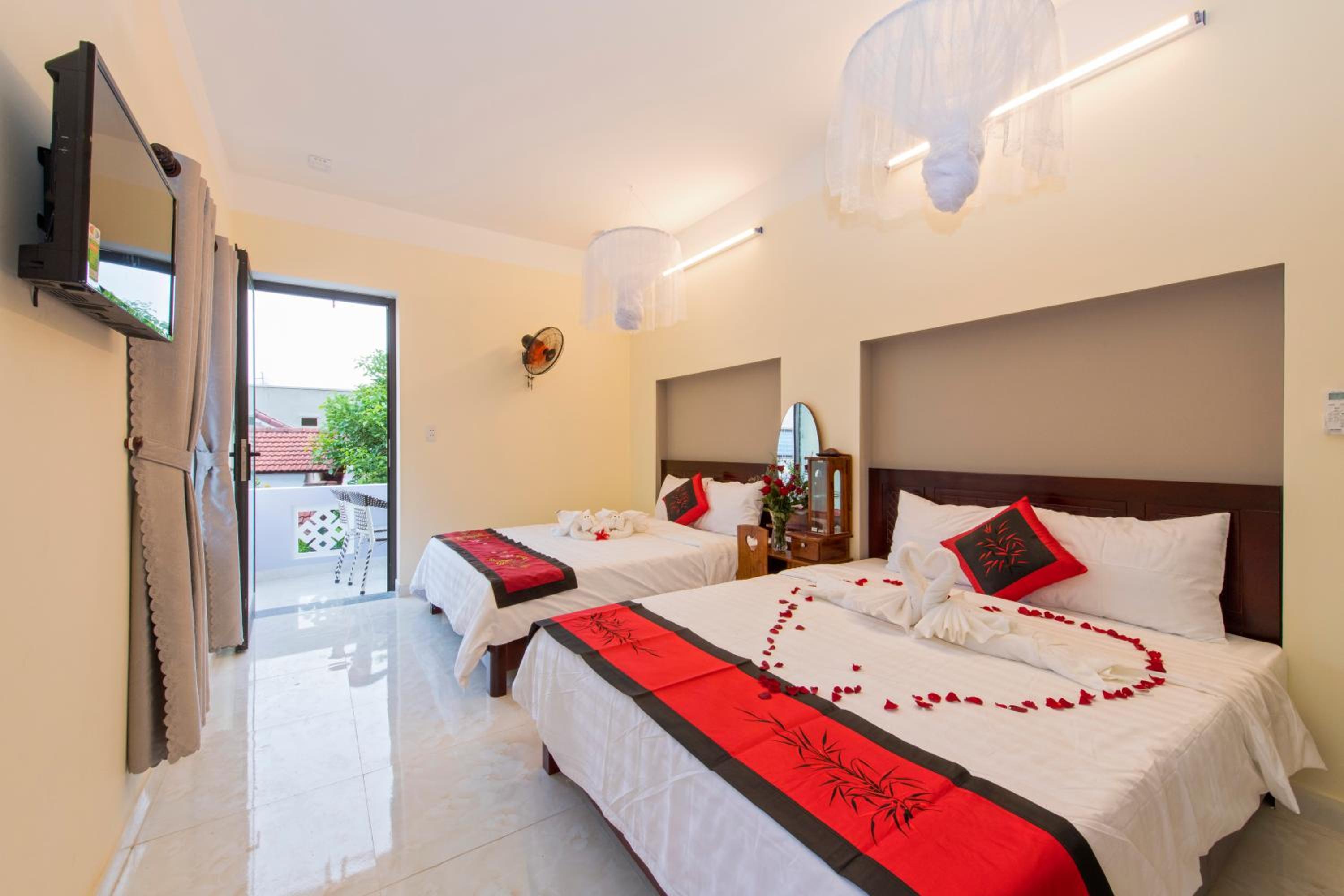 Bougain Villeas Homestay