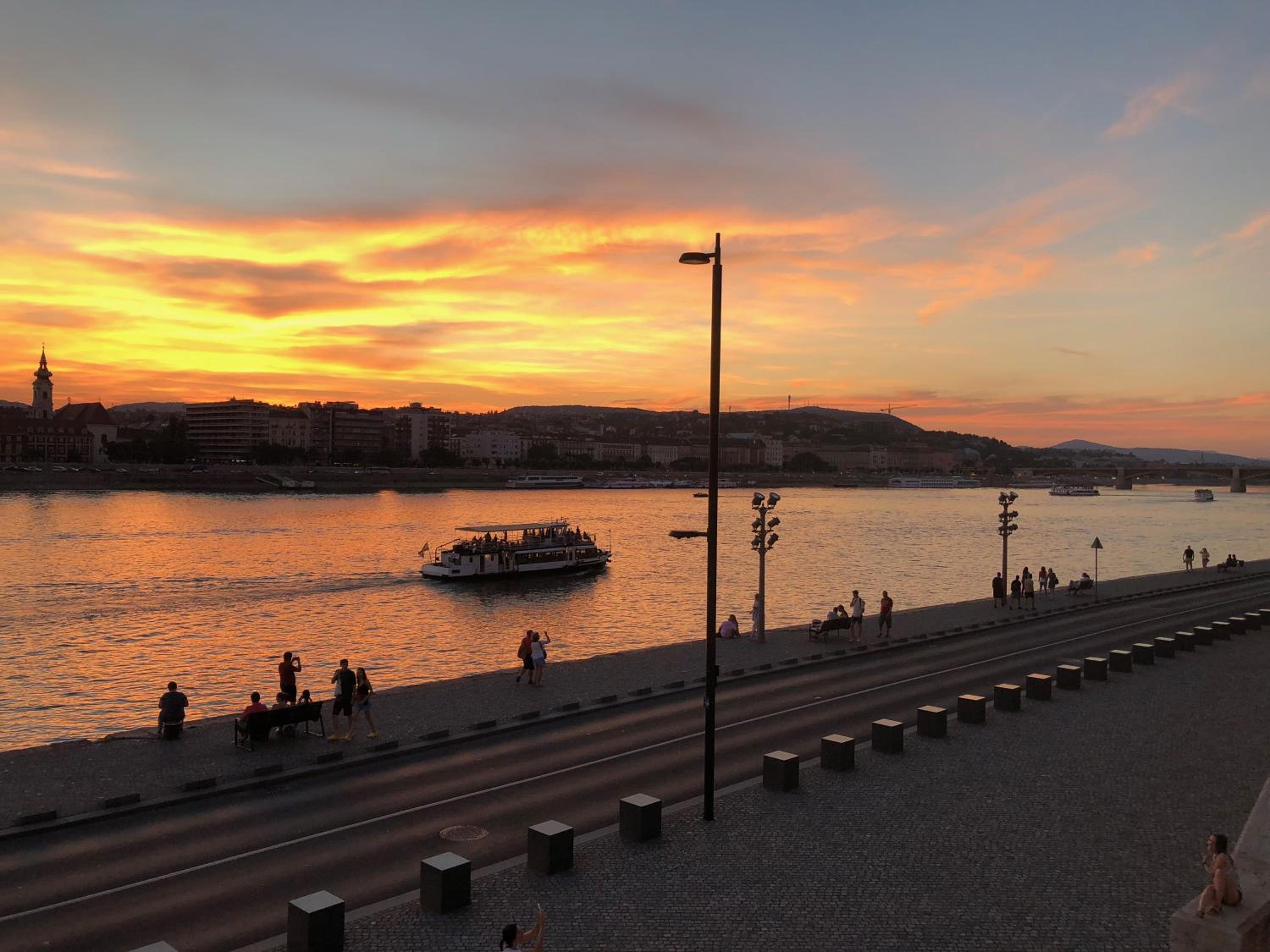 Anabelle Bed and Budapest