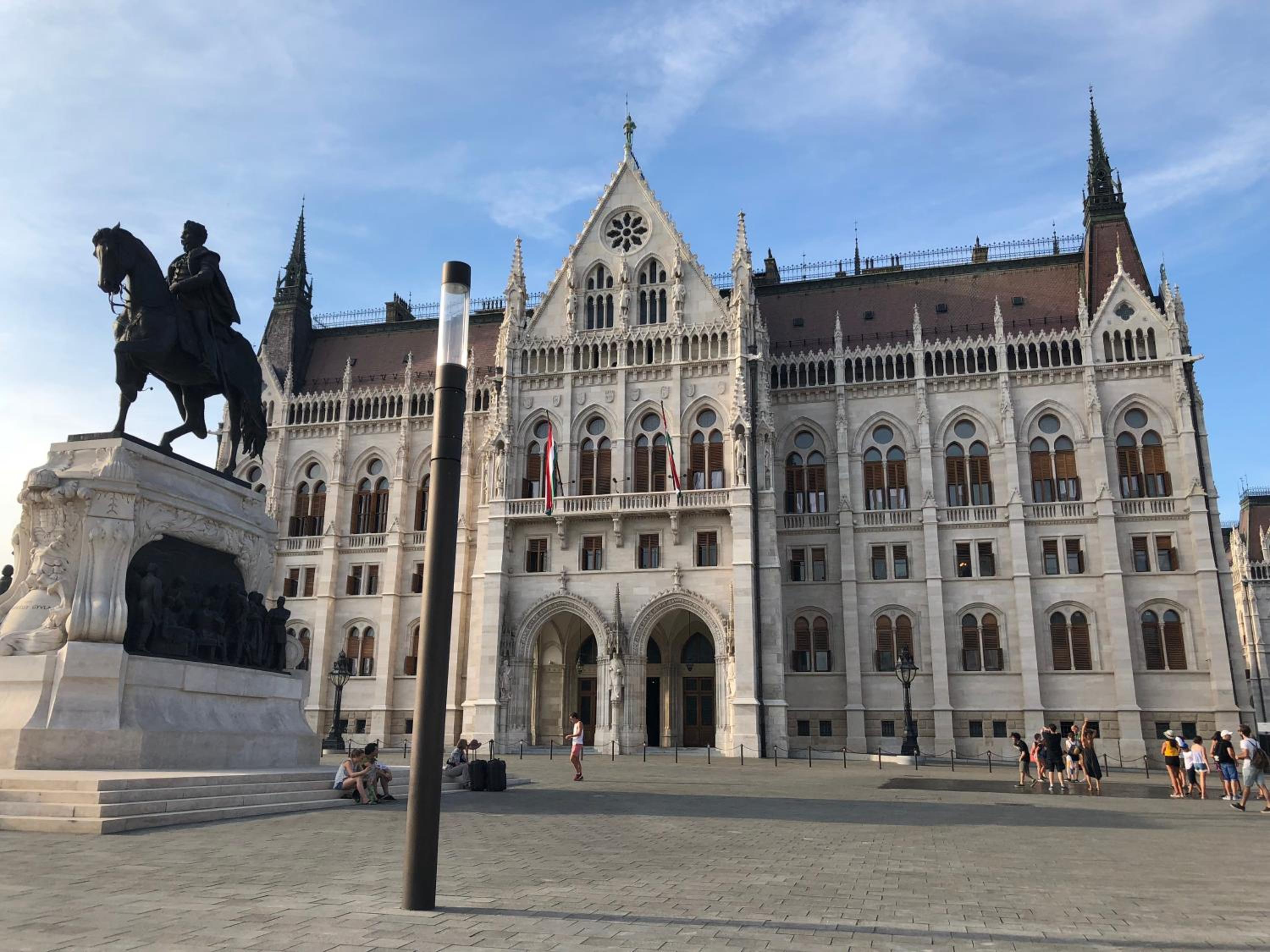 Anabelle Bed and Budapest