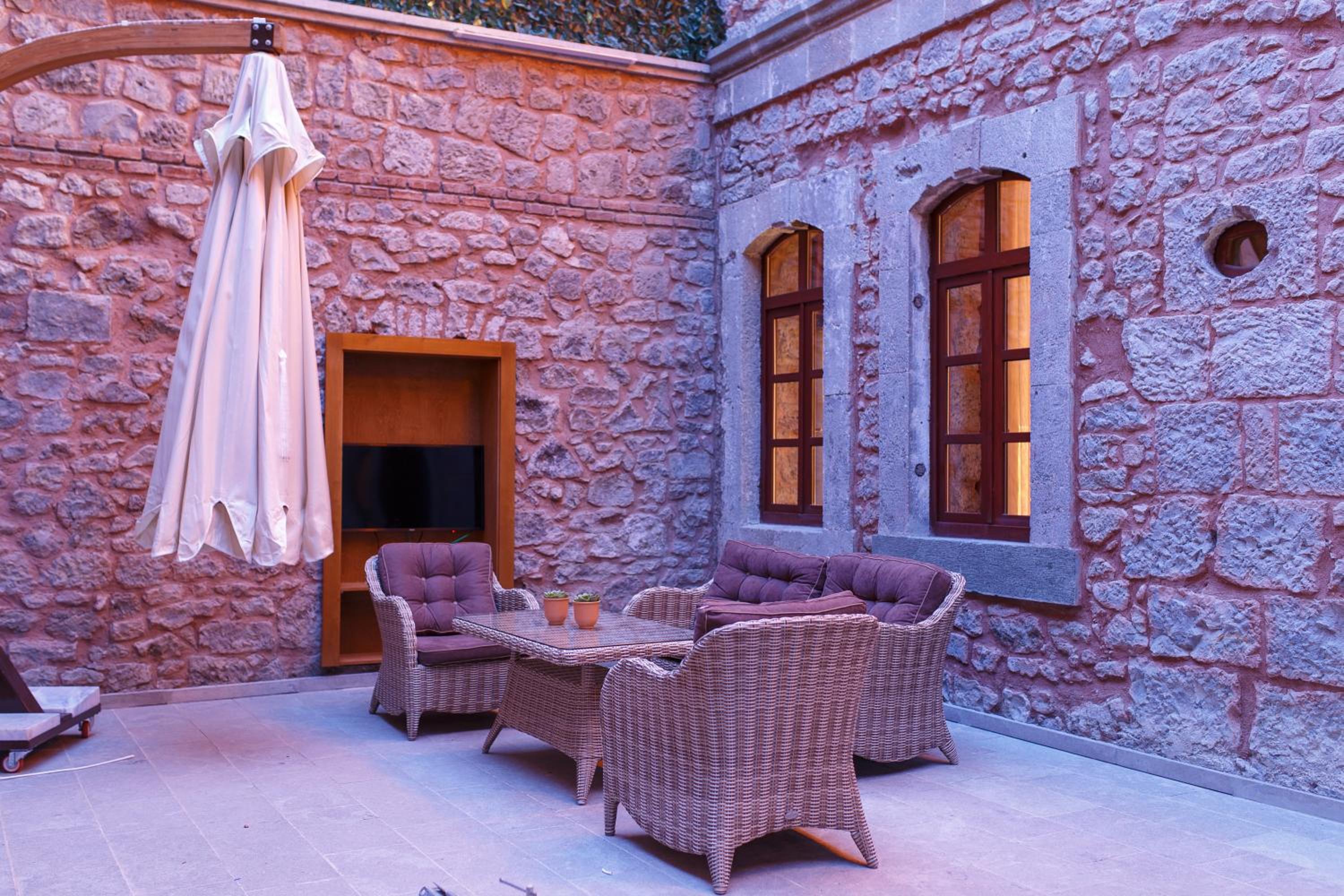 Verula City Luxury Villa