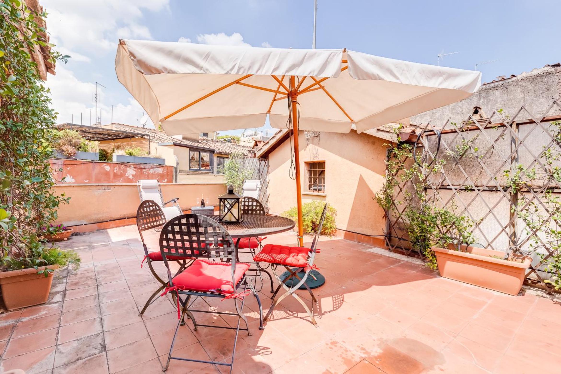 Romantic house with terrace photo 4