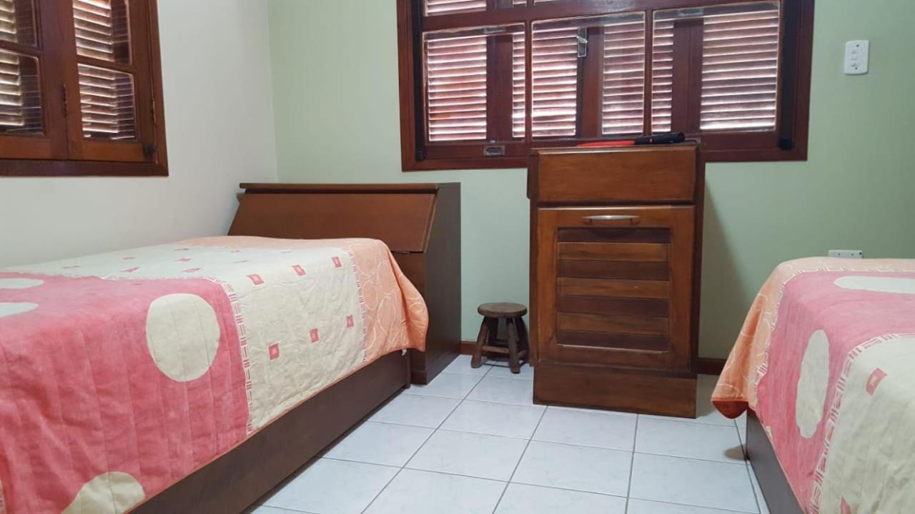 Casa Banho de Mar à 1 quadra da praia com Piscina, Wi-Fi e Ar condicionado