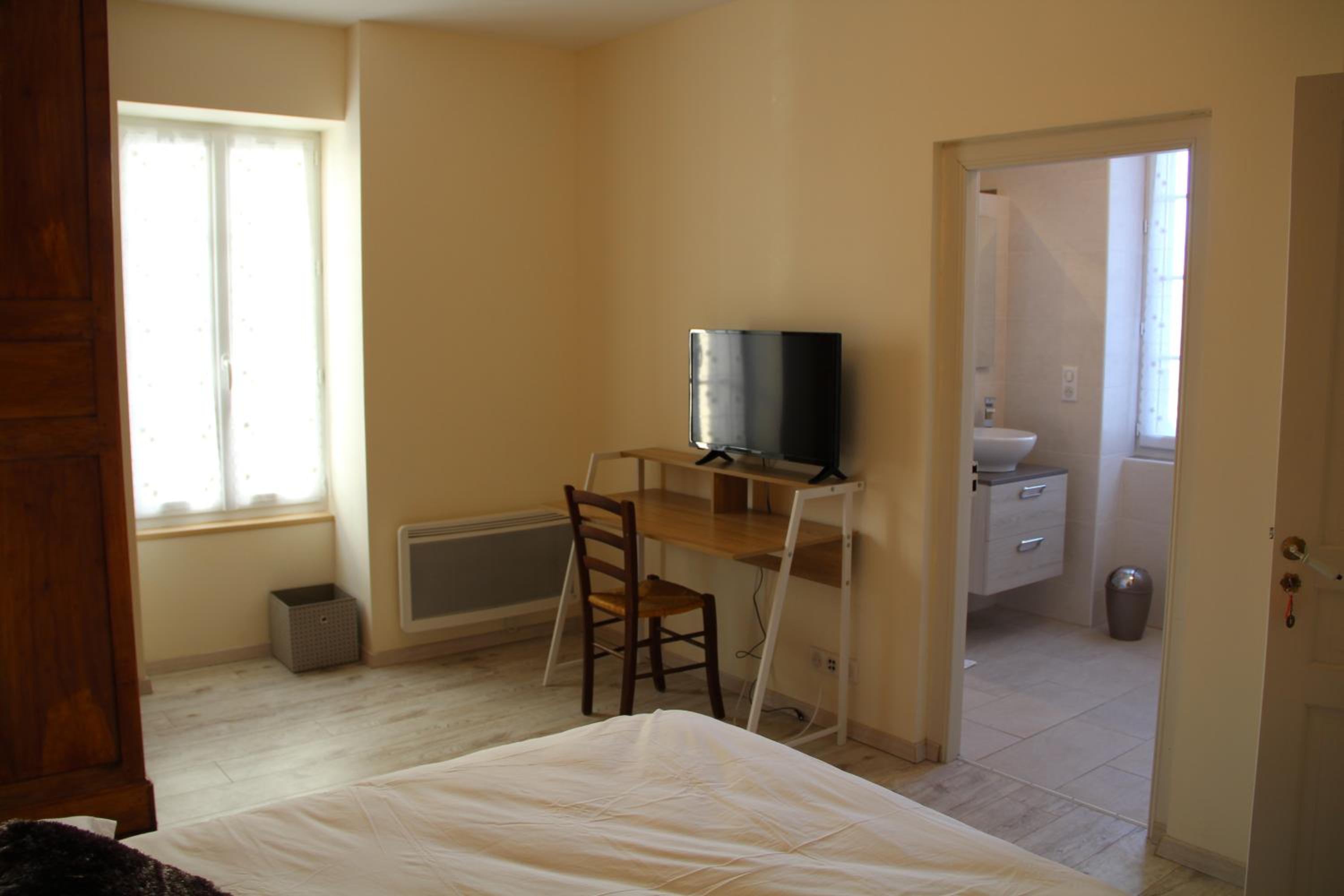 Les Chambres d'Eugénie view 3