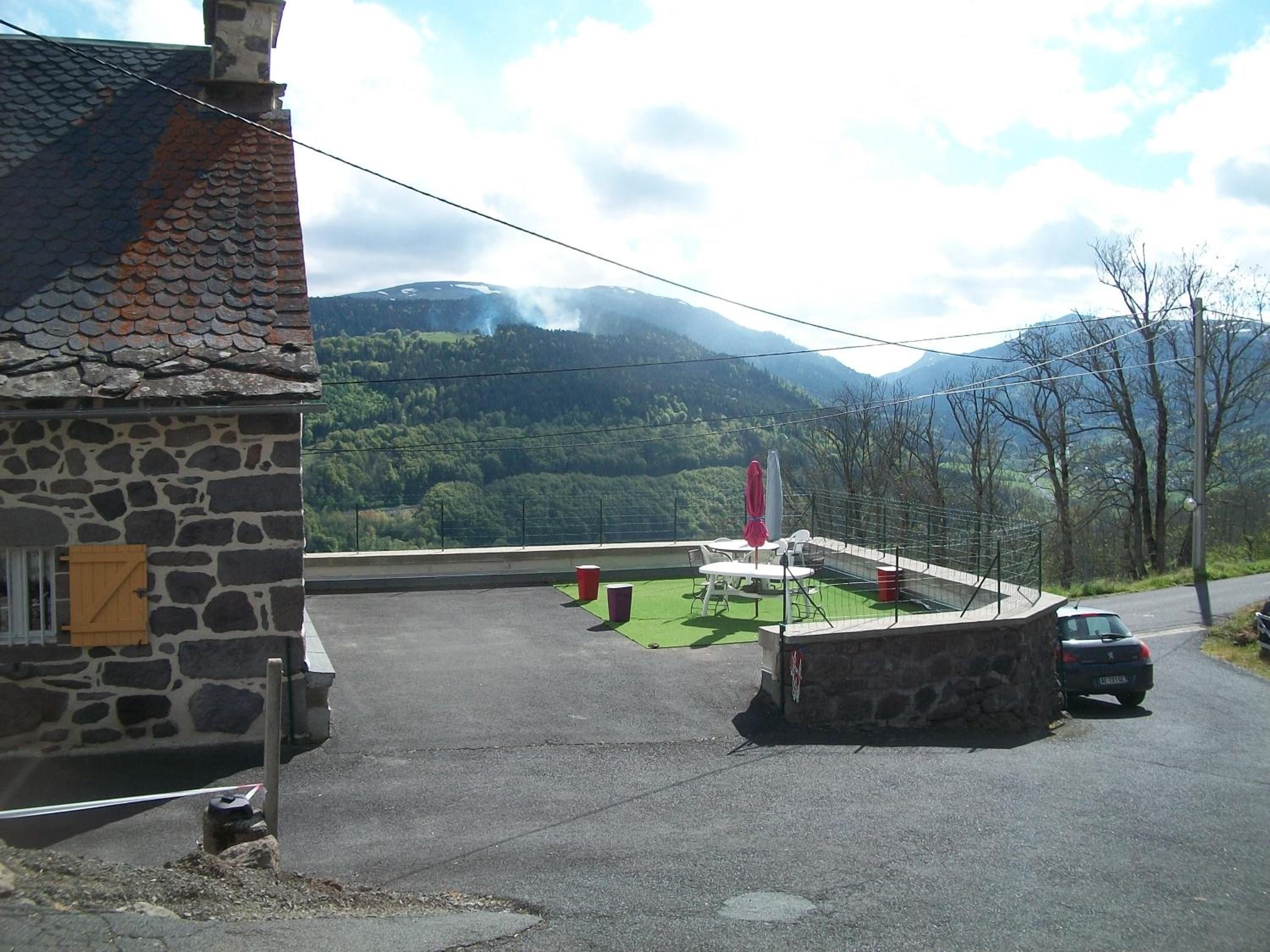Vacances au pied des Monts du Cantal view 5